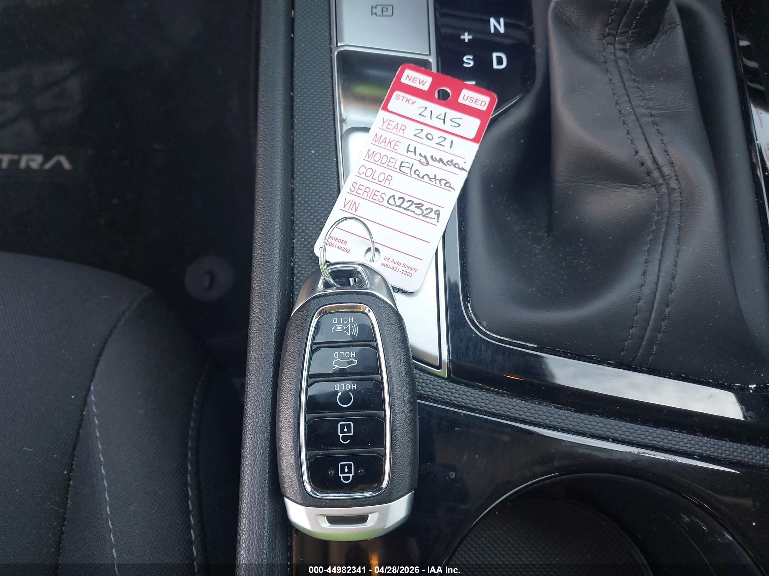 HYUNDAI ELANTRA image 11
