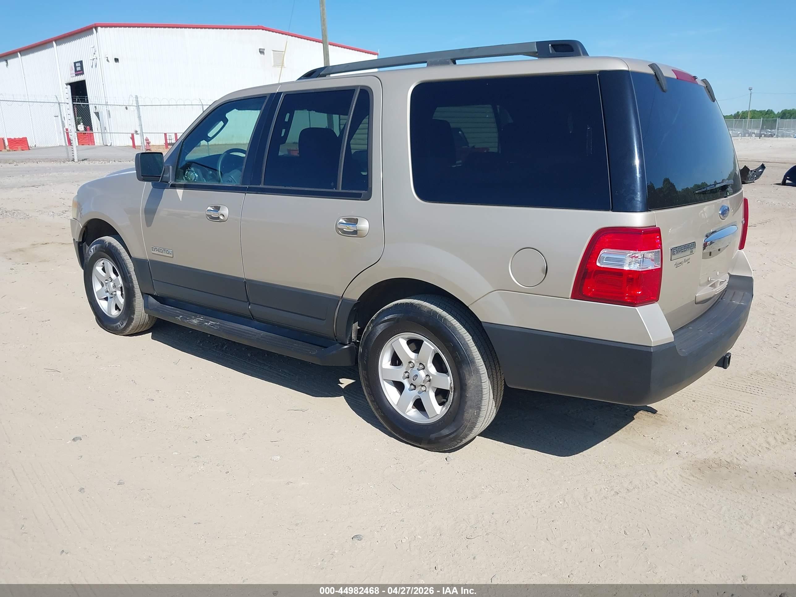 FORD EXPEDITION image 3
