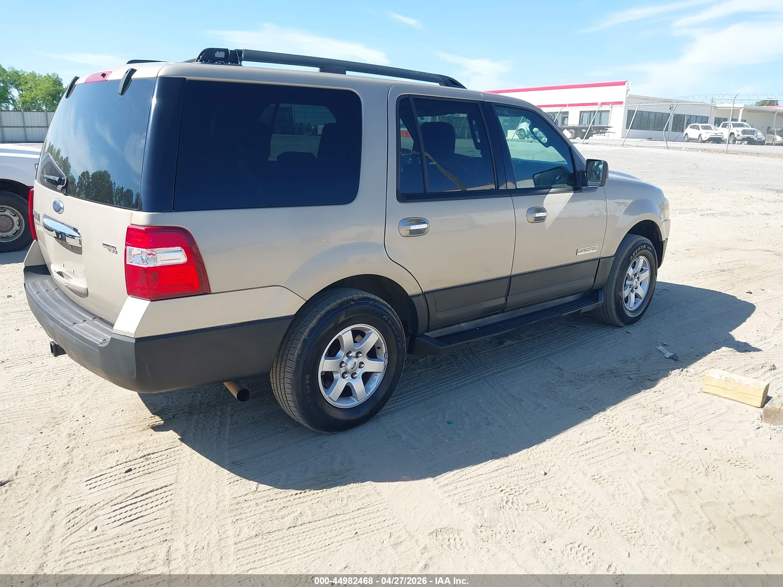 FORD EXPEDITION image 4