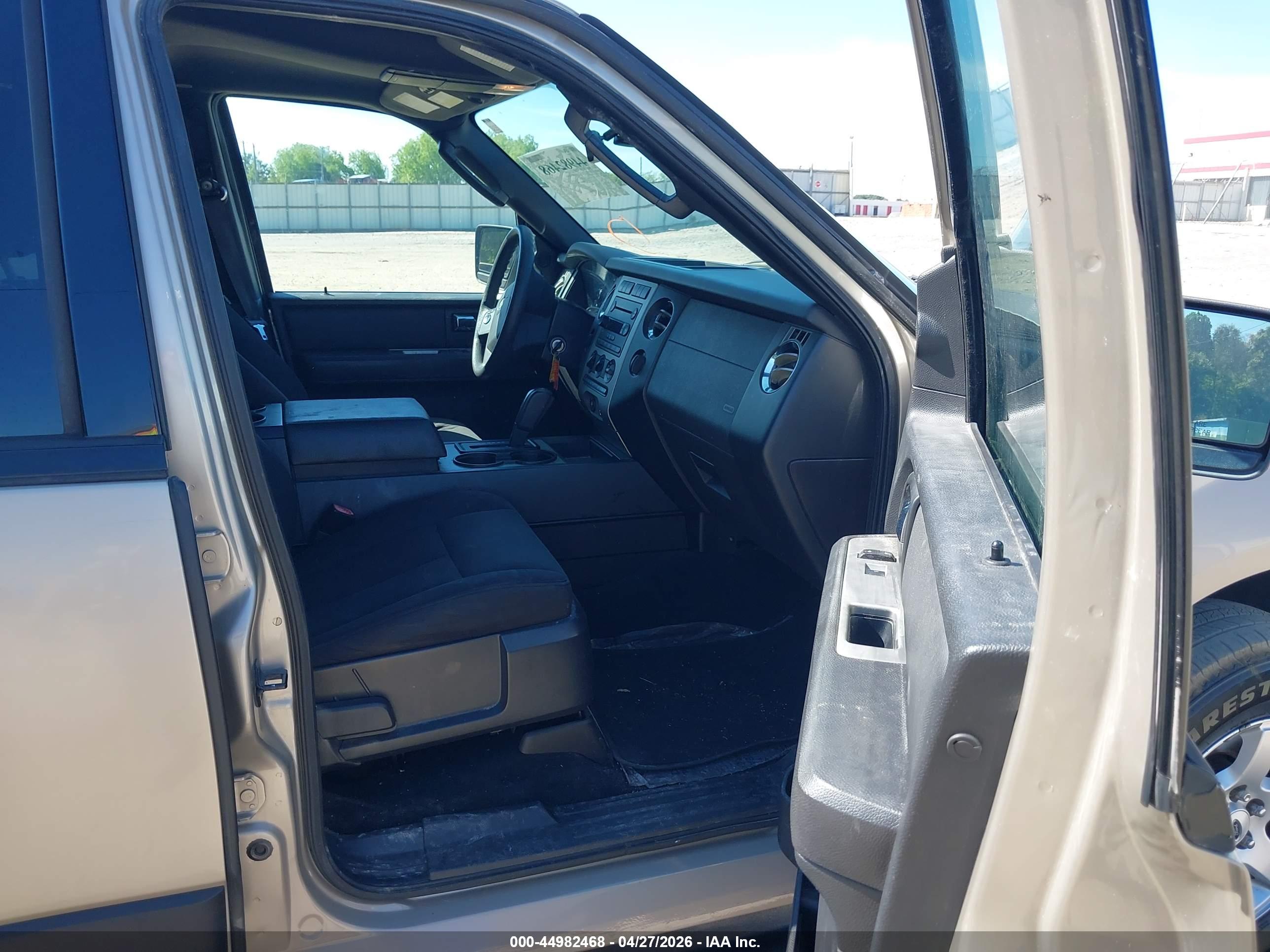 FORD EXPEDITION image 5