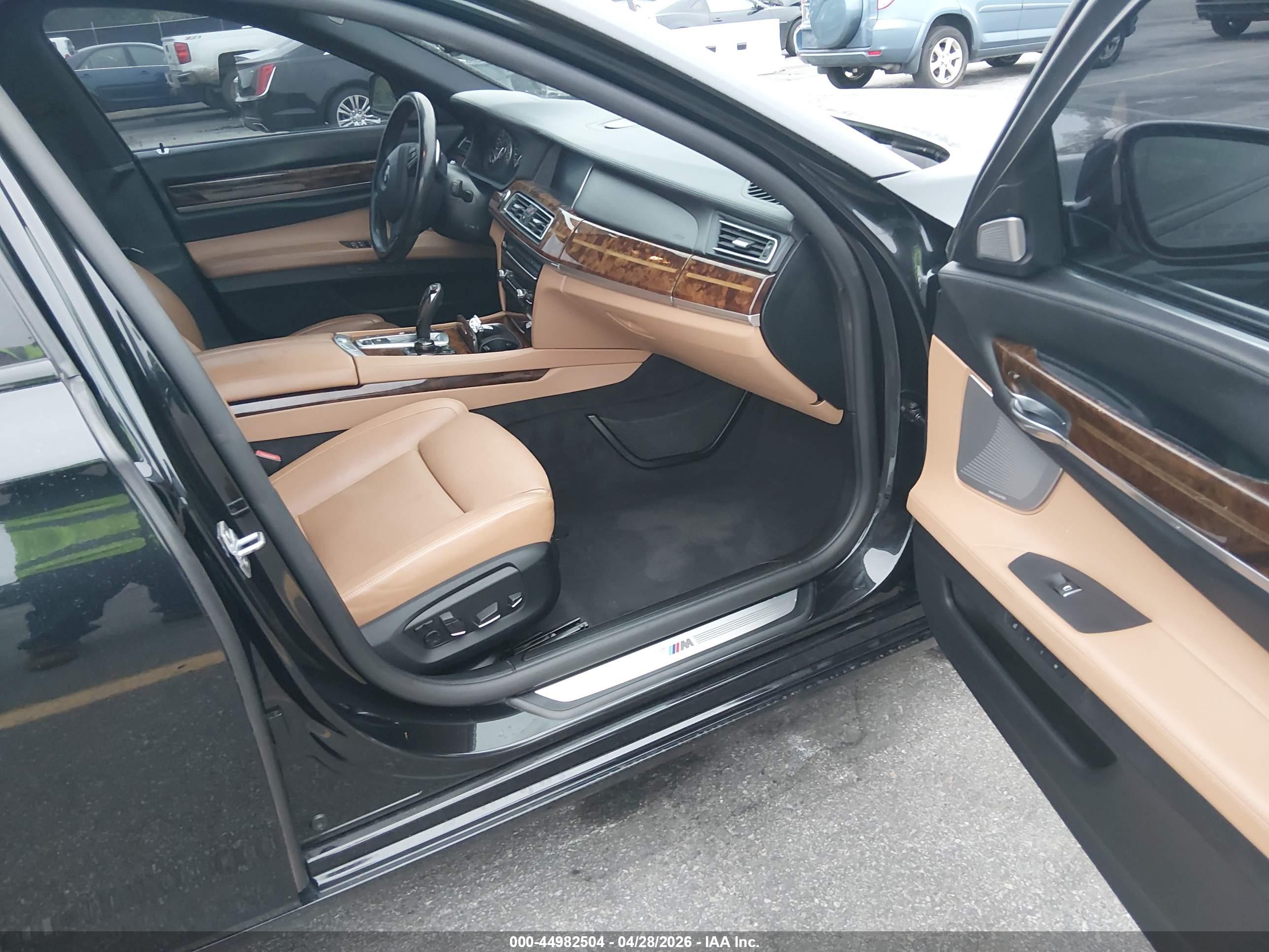 BMW 750LI image 5