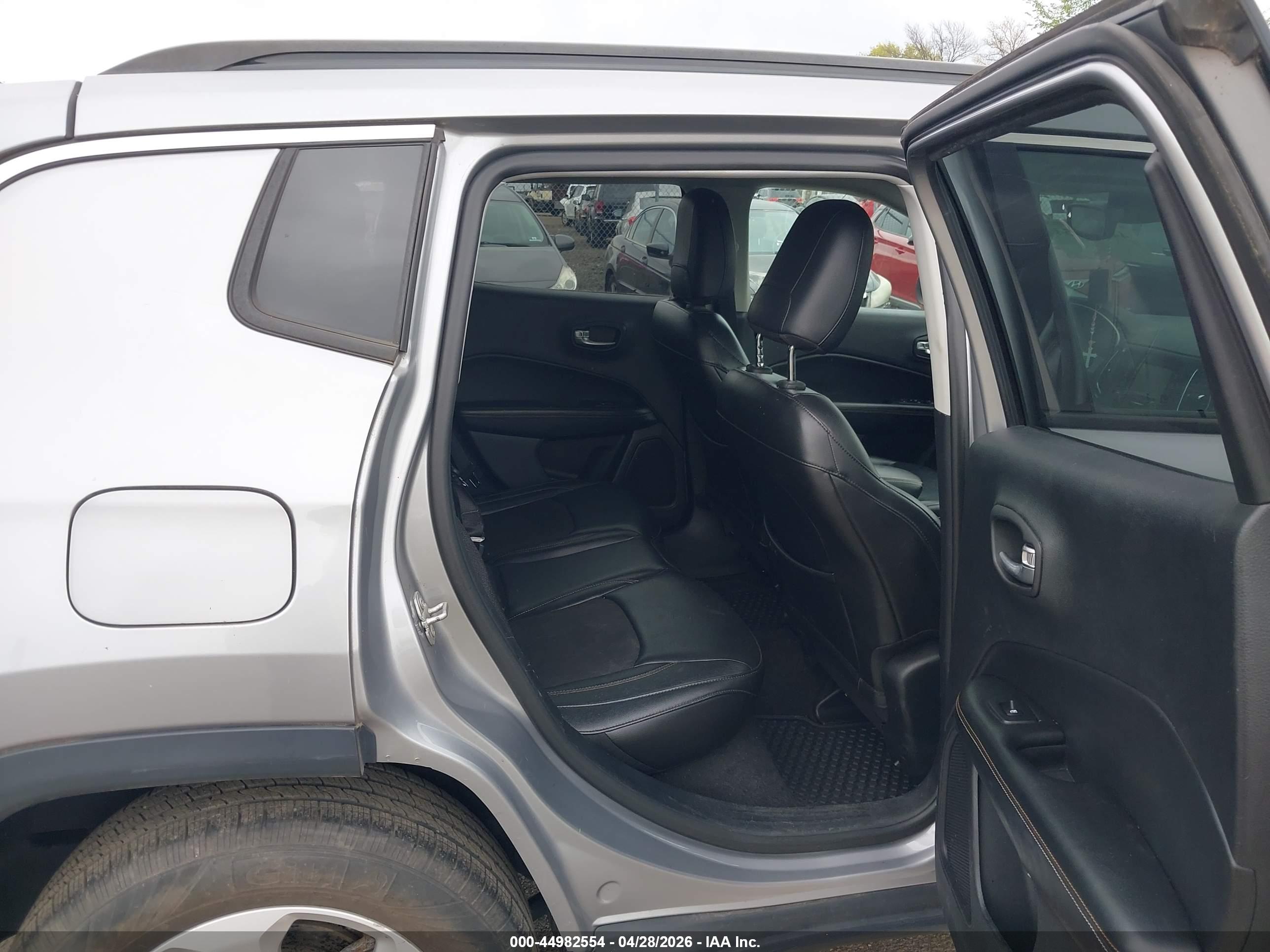 JEEP COMPASS image 8