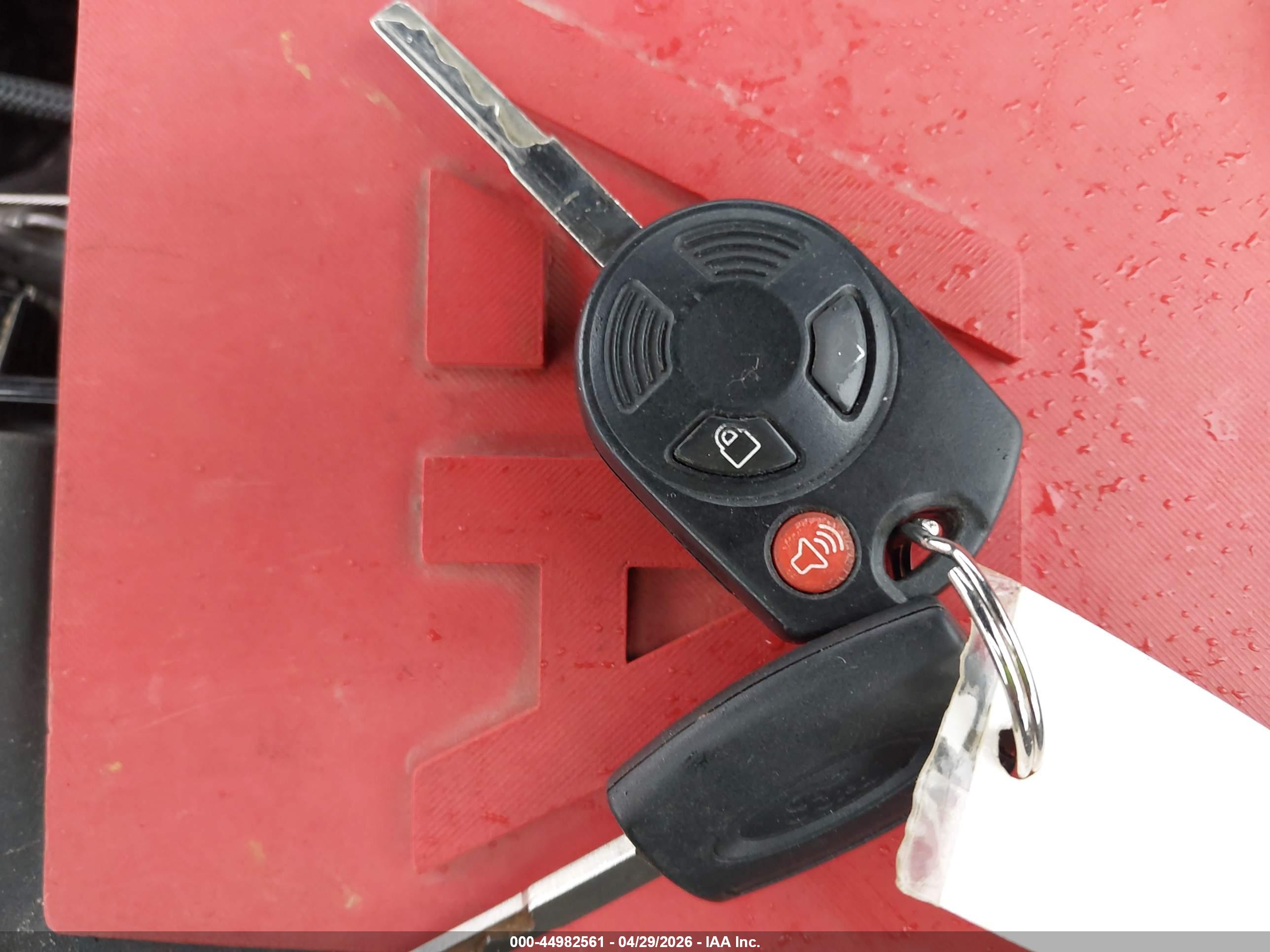 FORD ESCAPE image 11