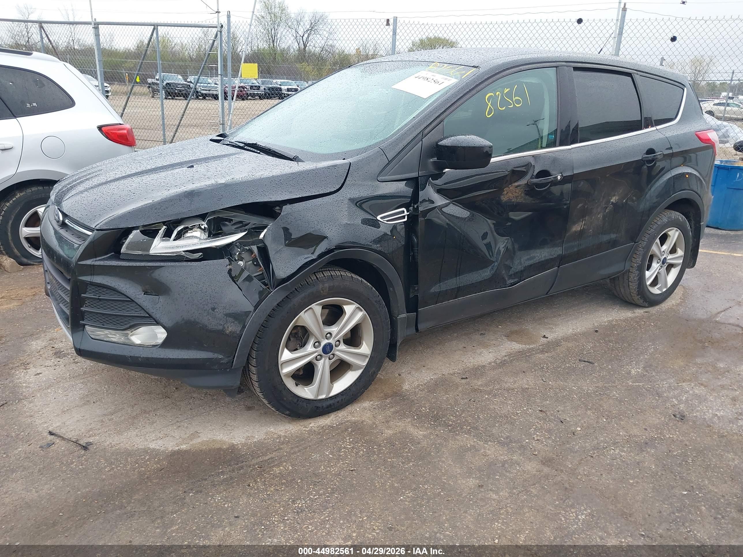FORD ESCAPE image 2