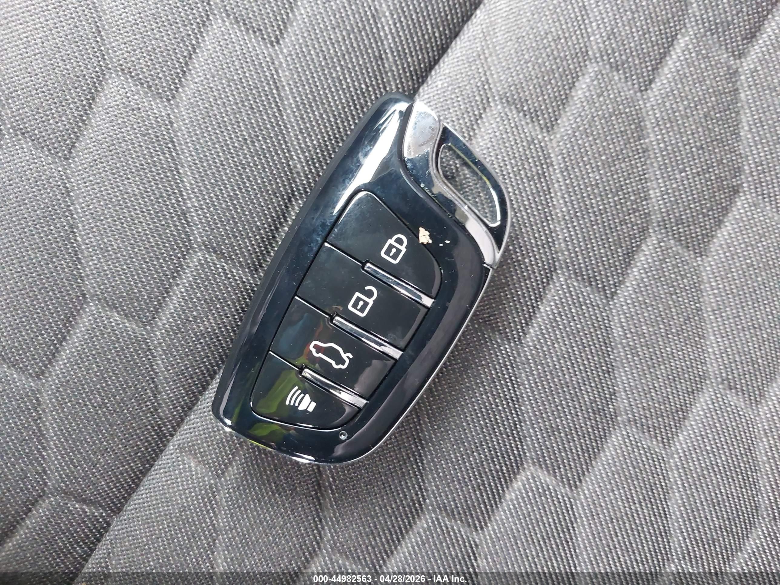 CHEVROLET EQUINOX image 11