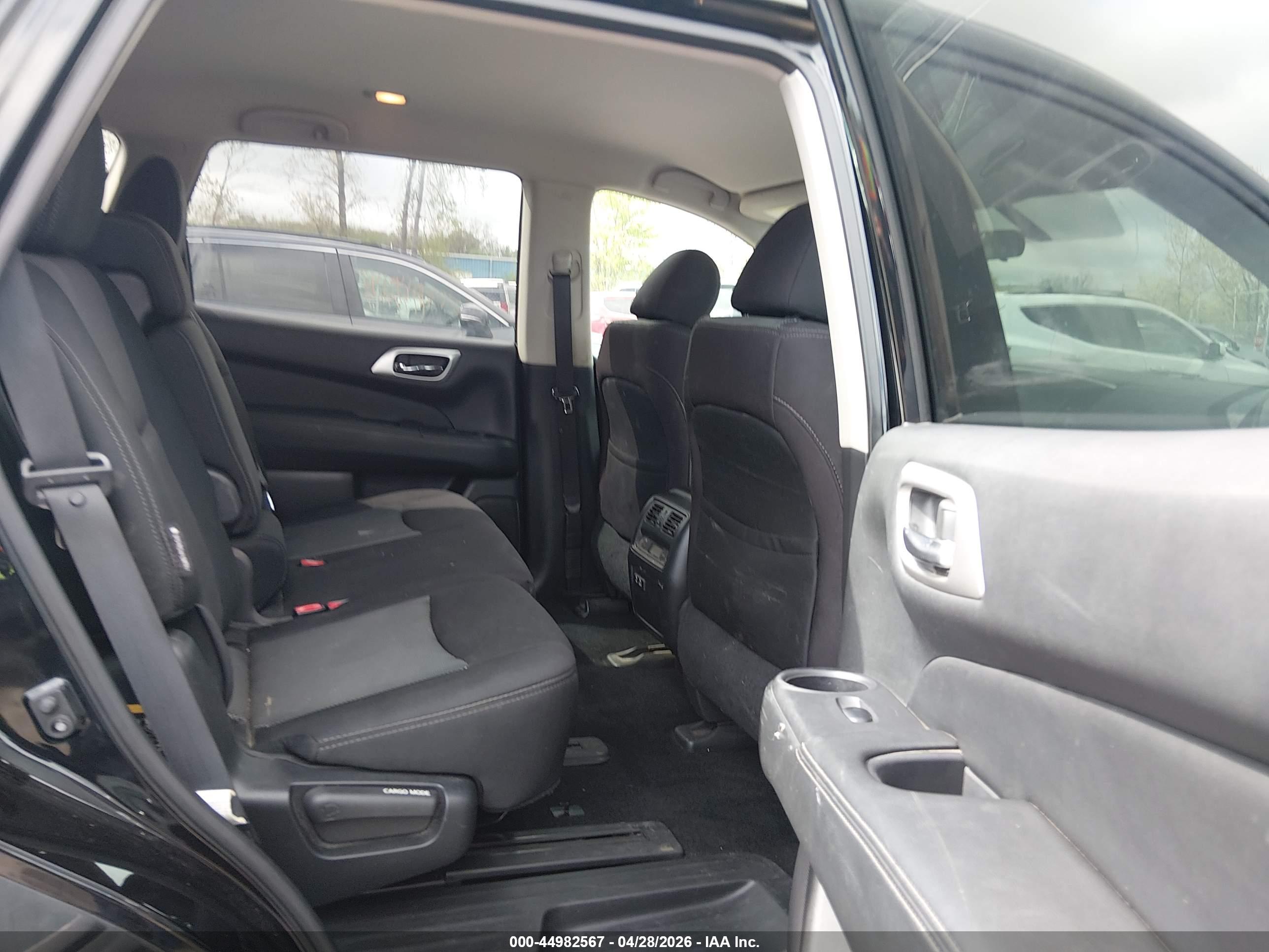 NISSAN PATHFINDER image 8
