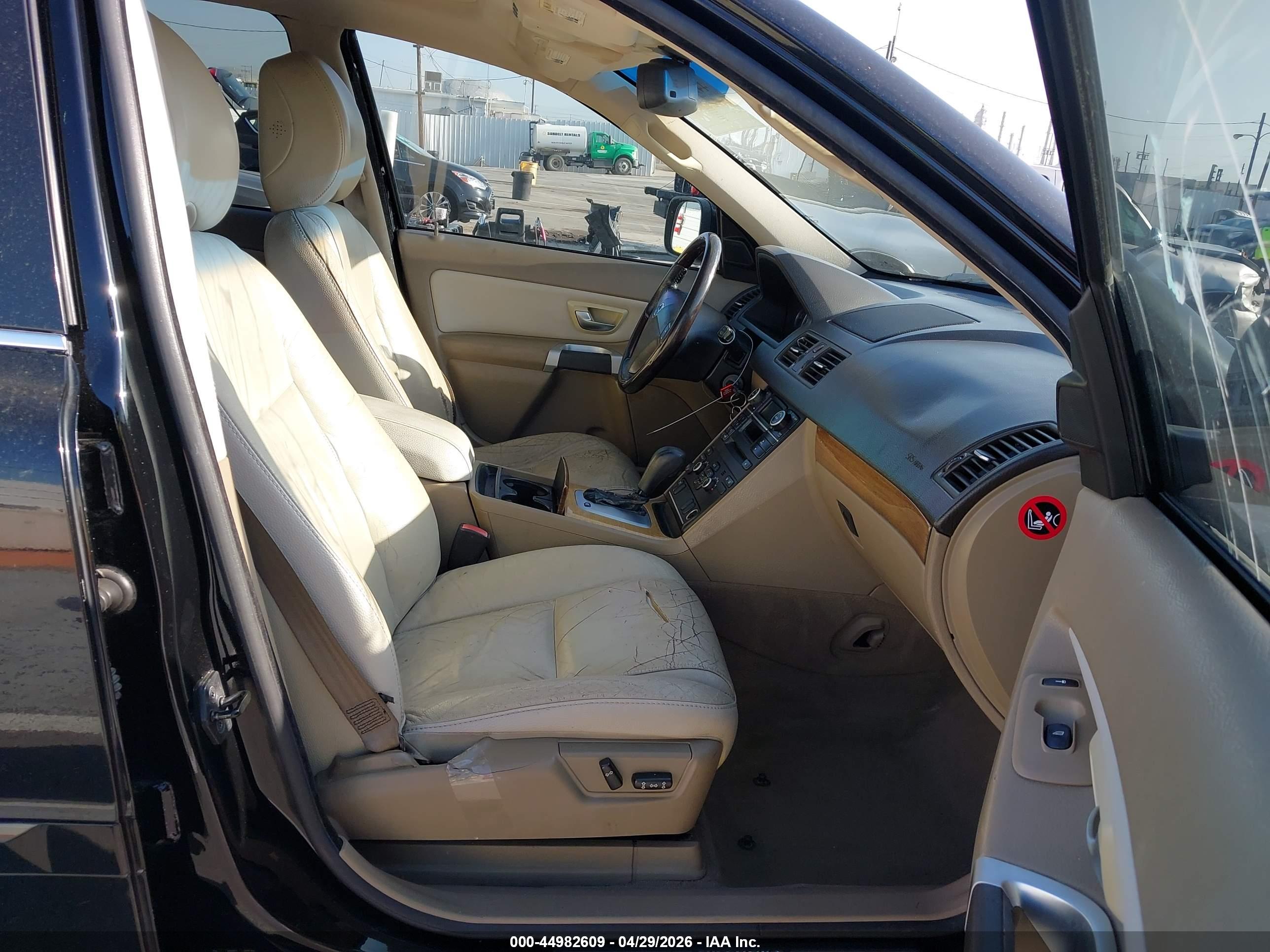 VOLVO XC90 image 5