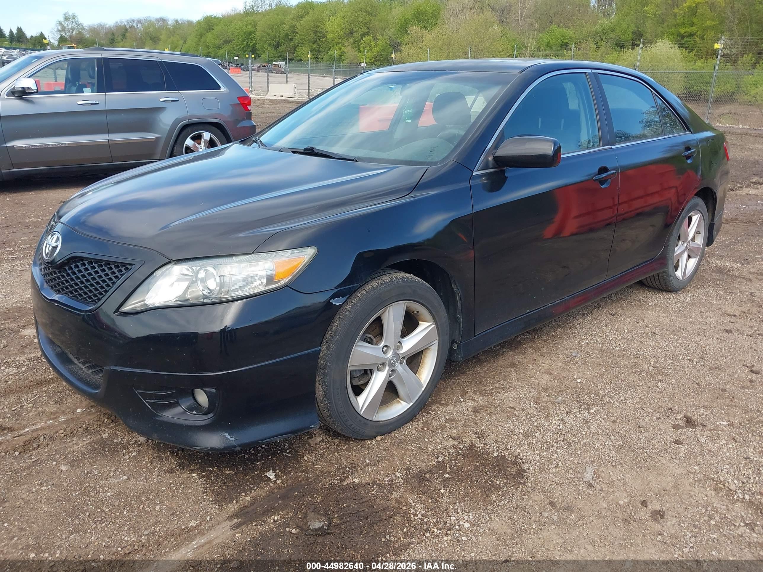 TOYOTA CAMRY image 2