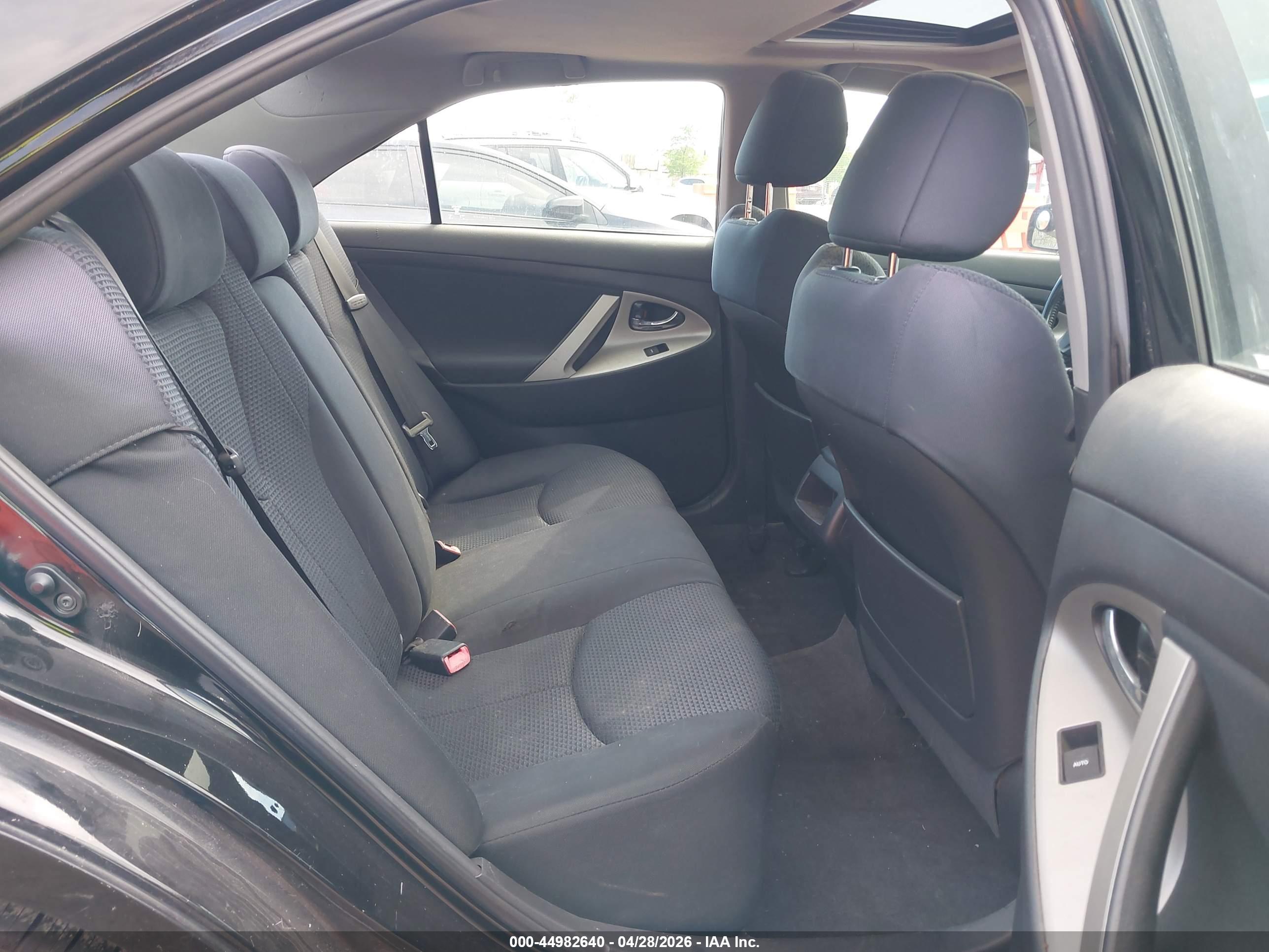 TOYOTA CAMRY image 8
