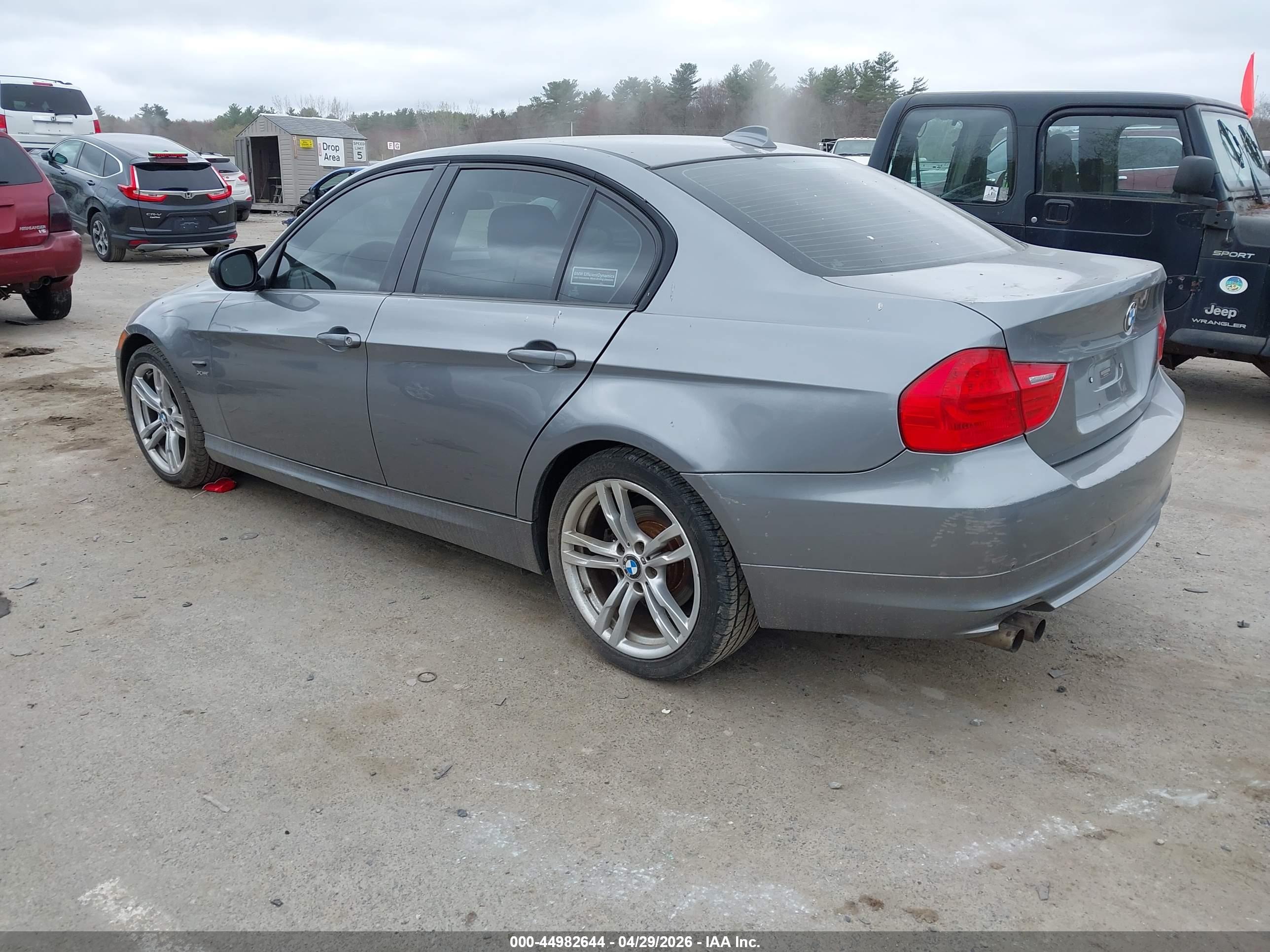 BMW 328I image 3