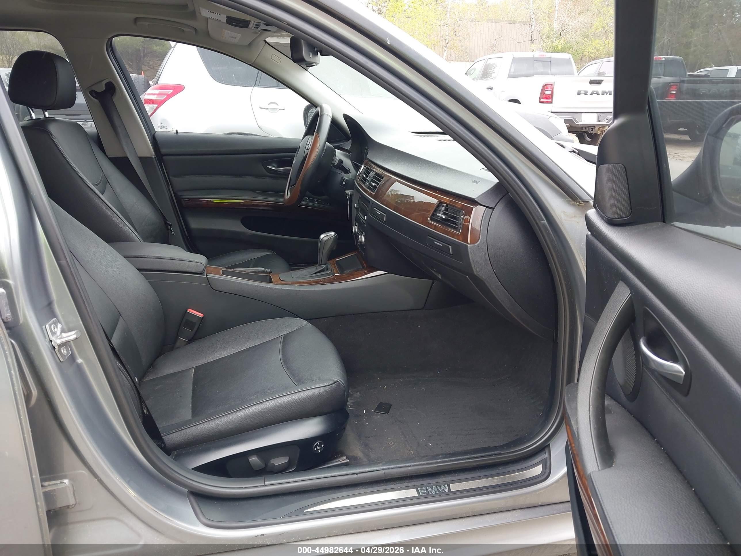 BMW 328I image 5