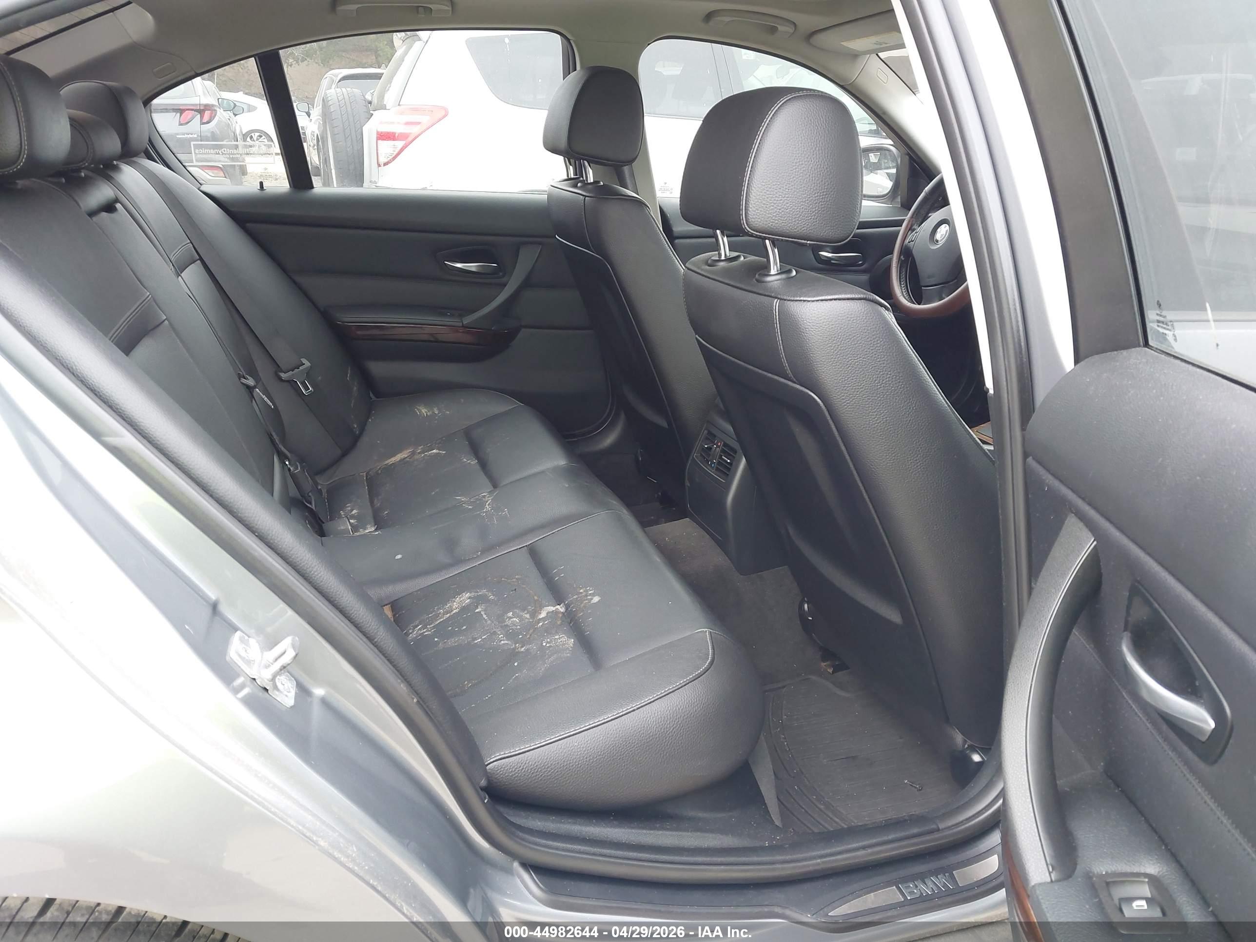 BMW 328I image 8