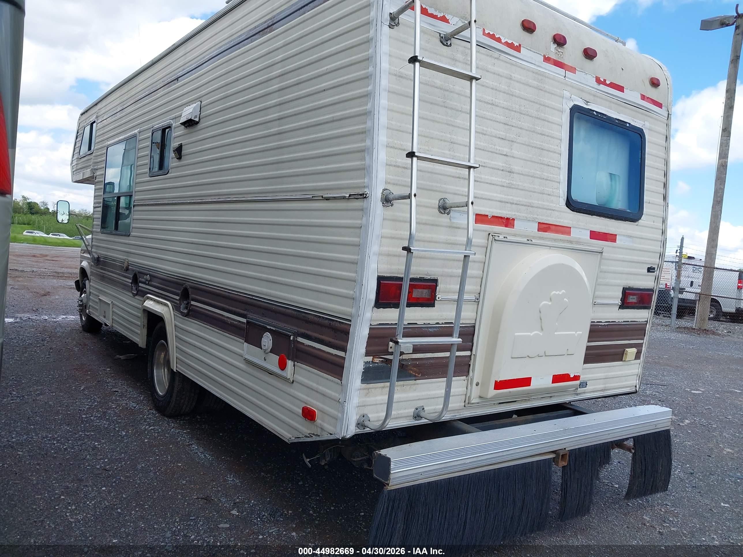 FORD ECONOLINE image 3