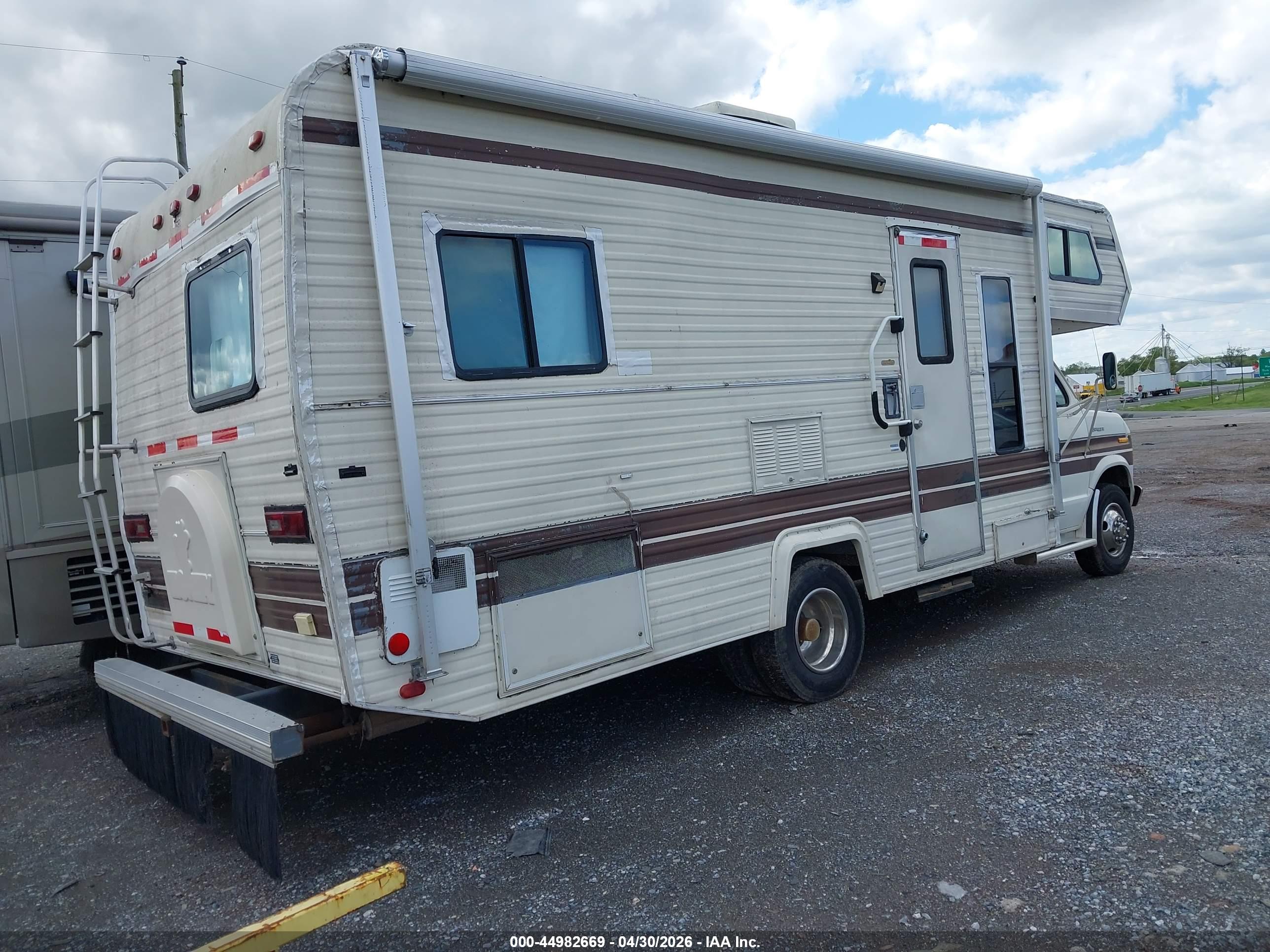 FORD ECONOLINE image 4