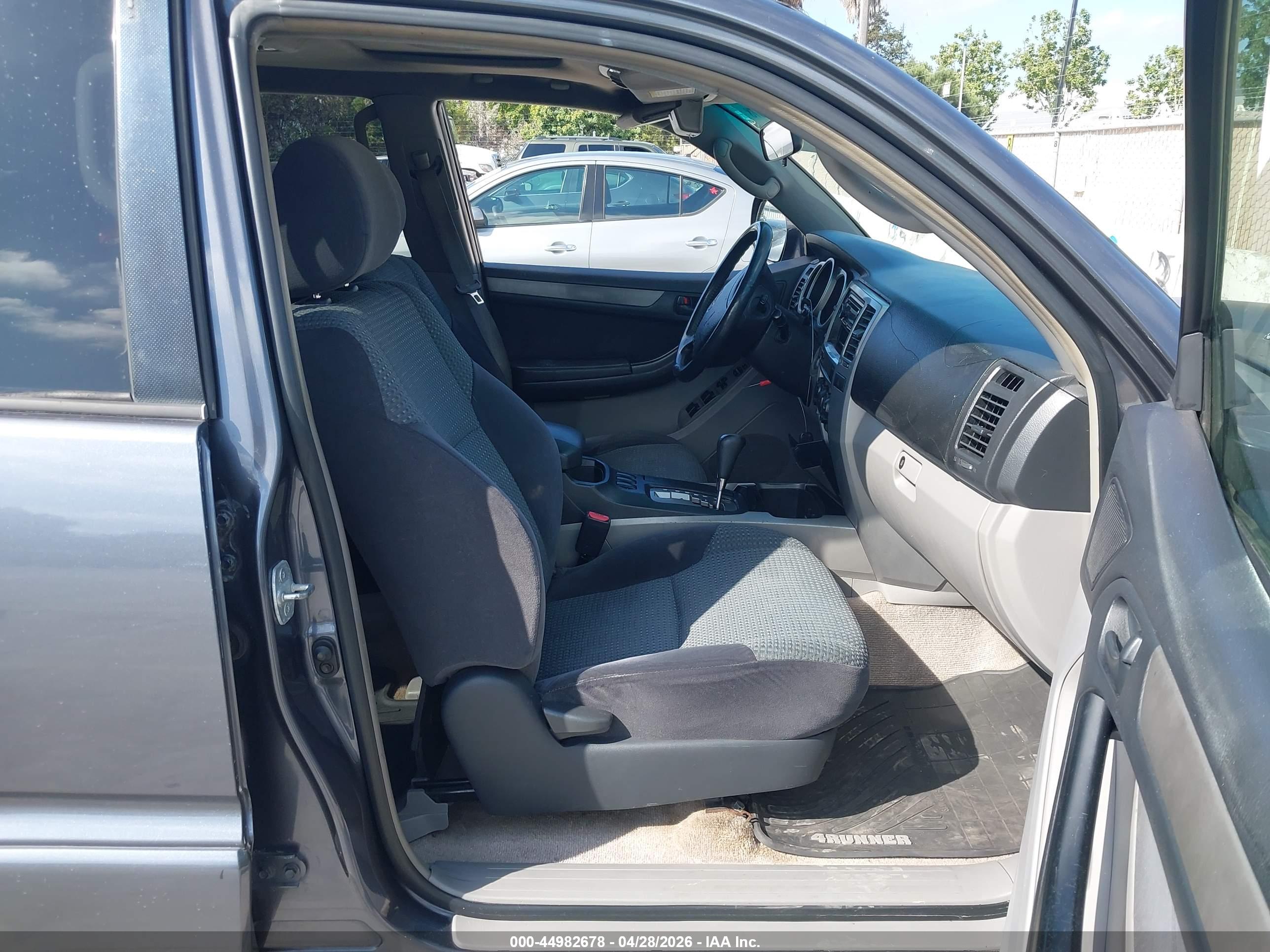 TOYOTA 4RUNNER image 5