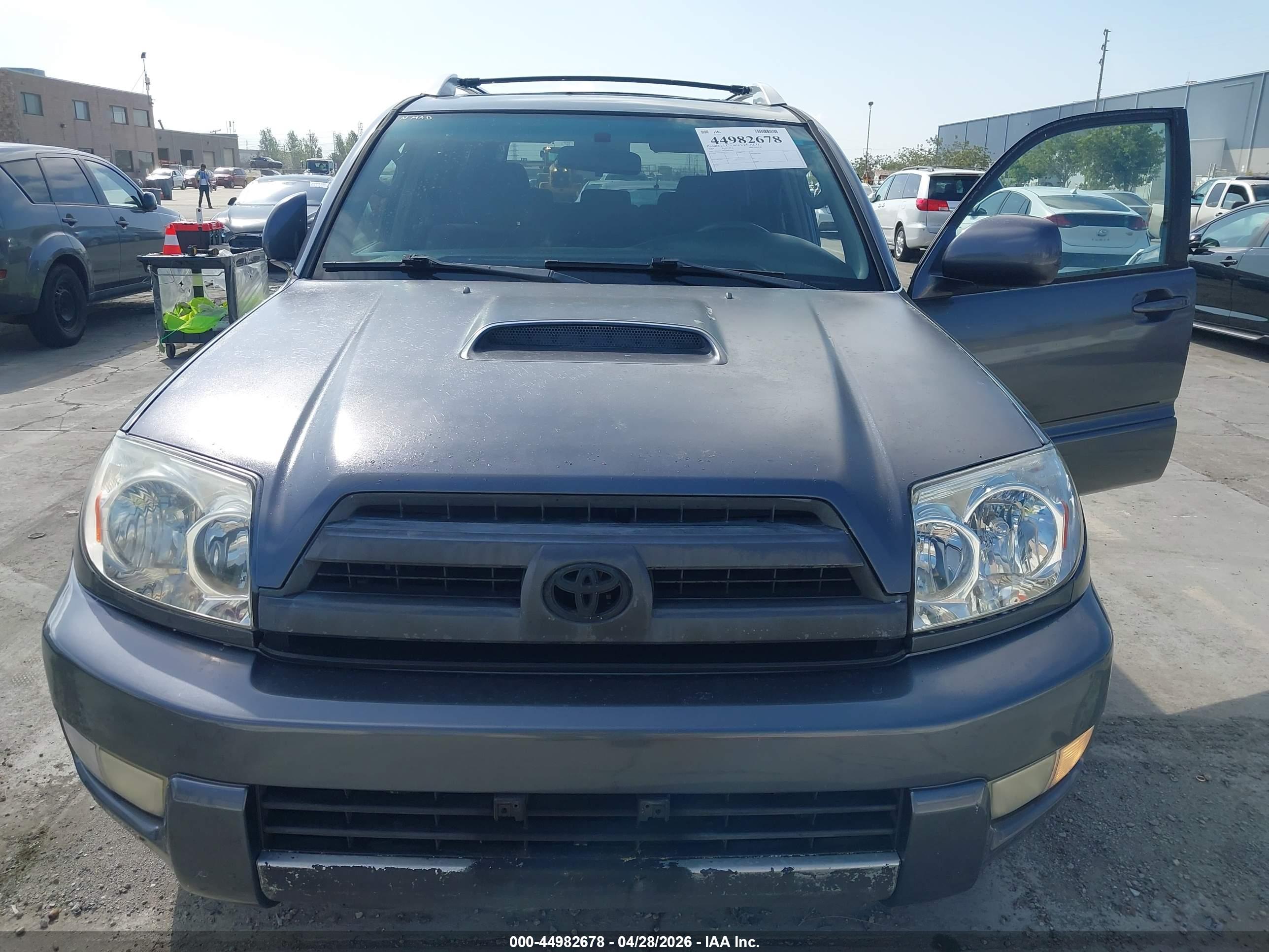 TOYOTA 4RUNNER image 6