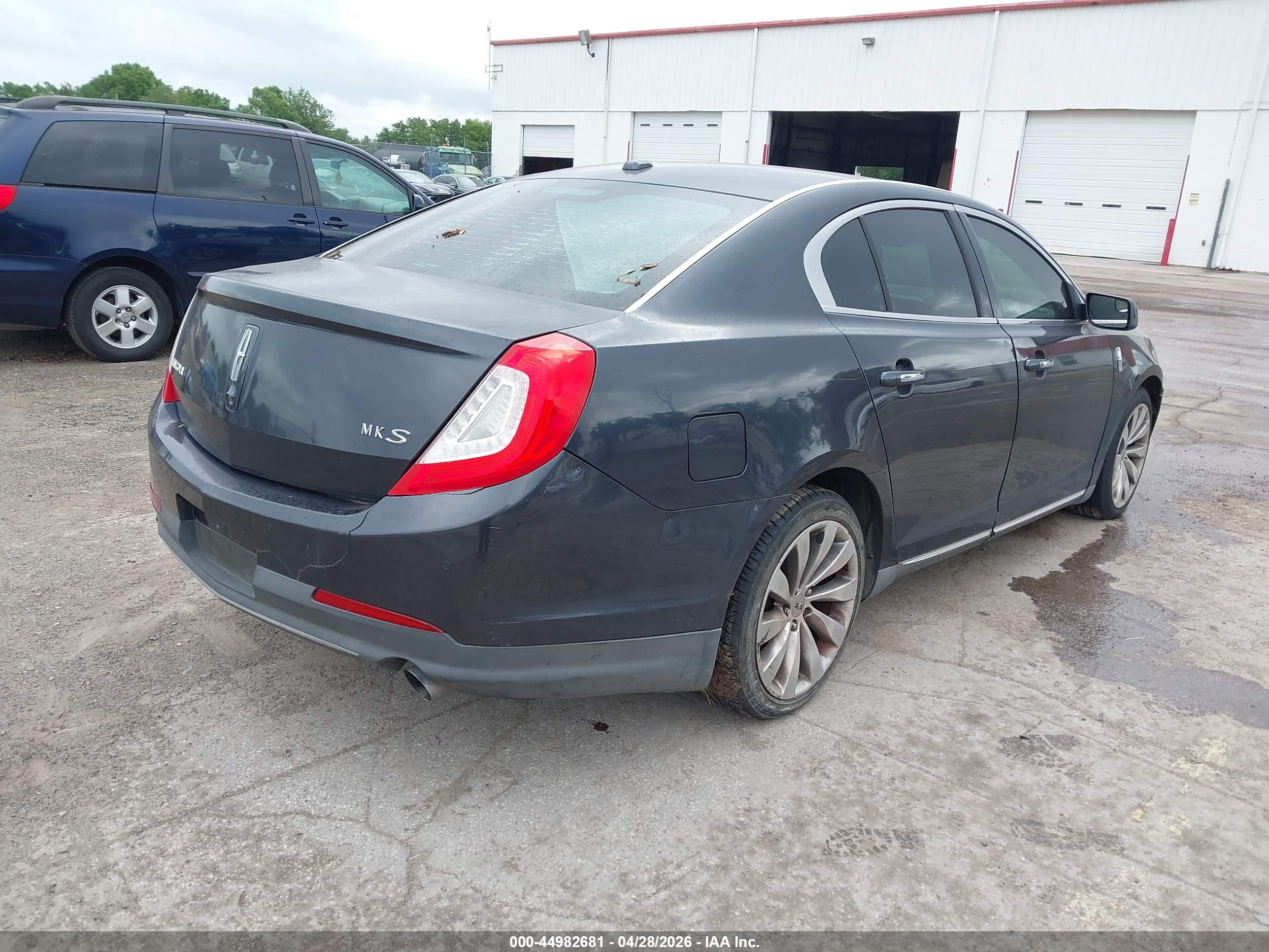 LINCOLN MKS image 4