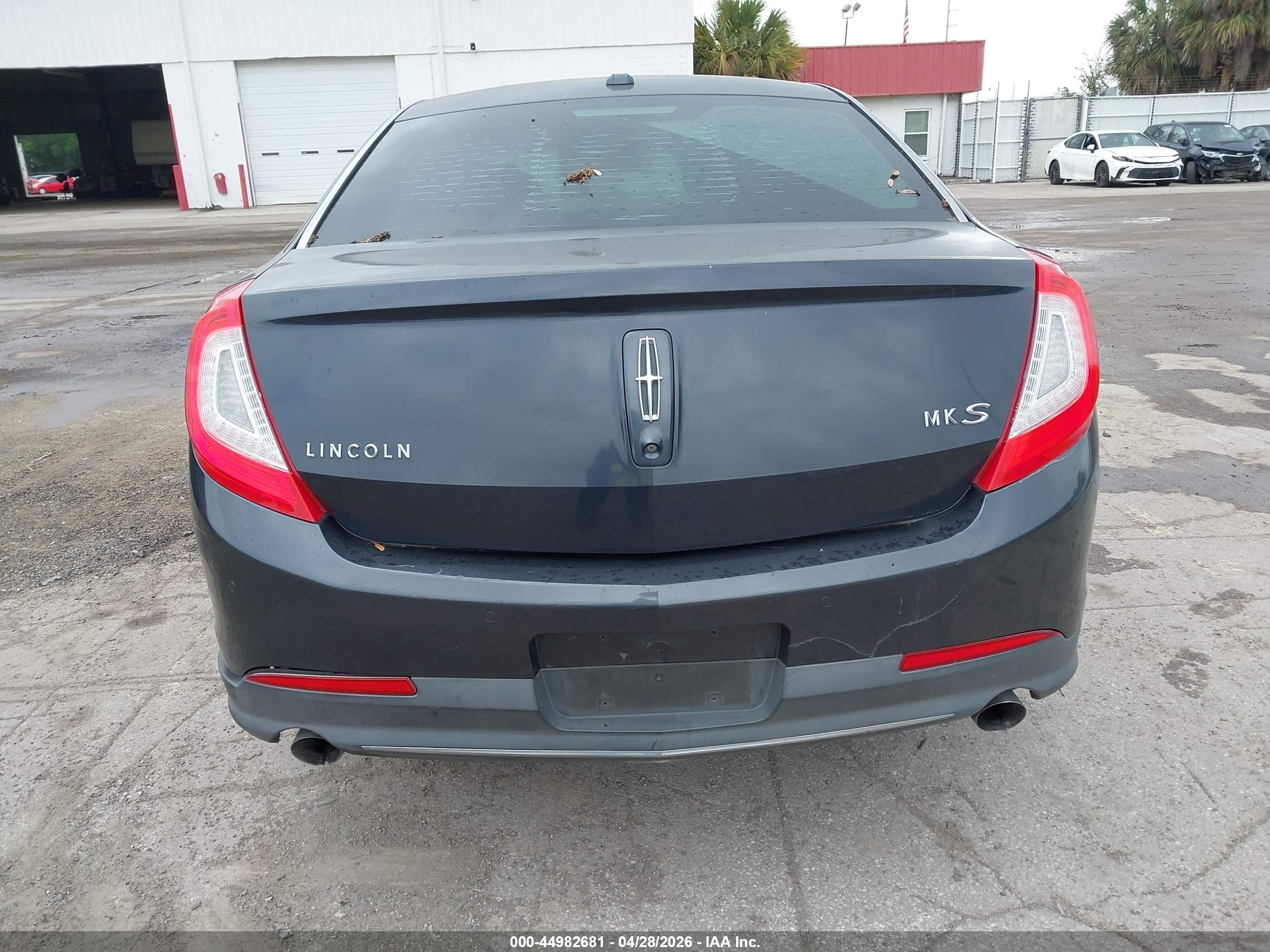 LINCOLN MKS image 6