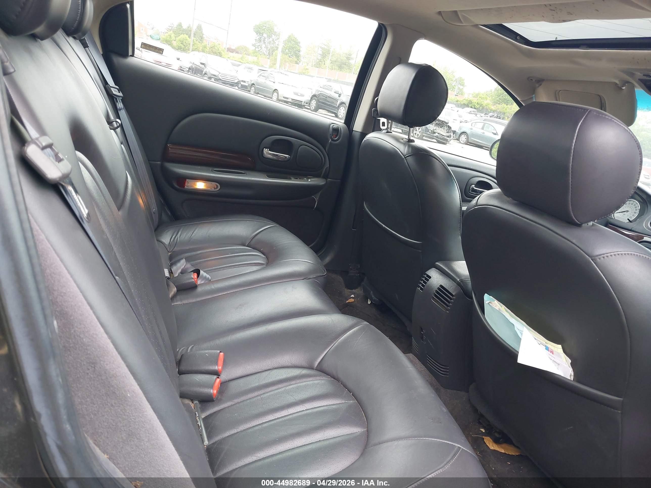CHRYSLER 300M image 8