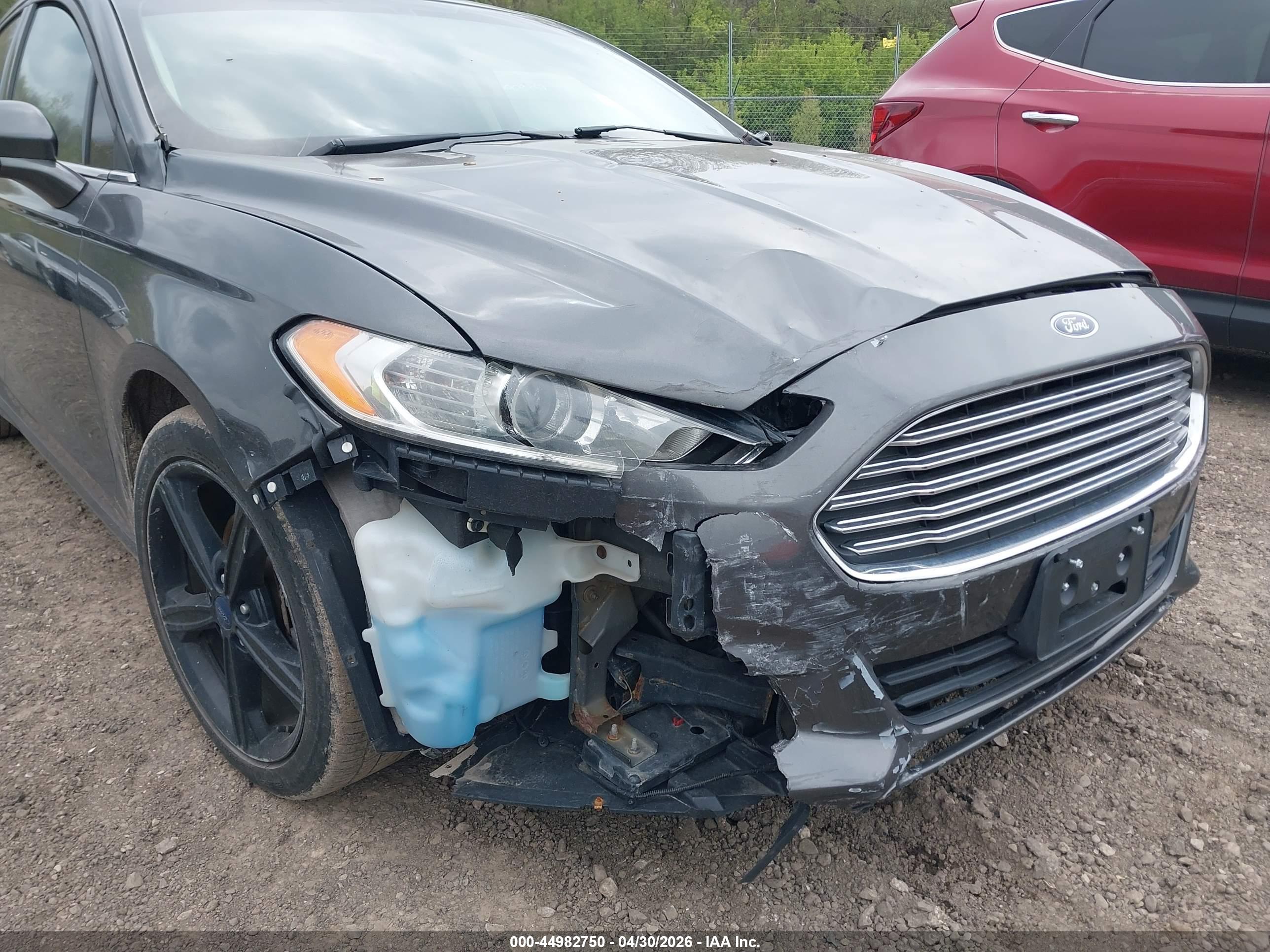 FORD FUSION image 6