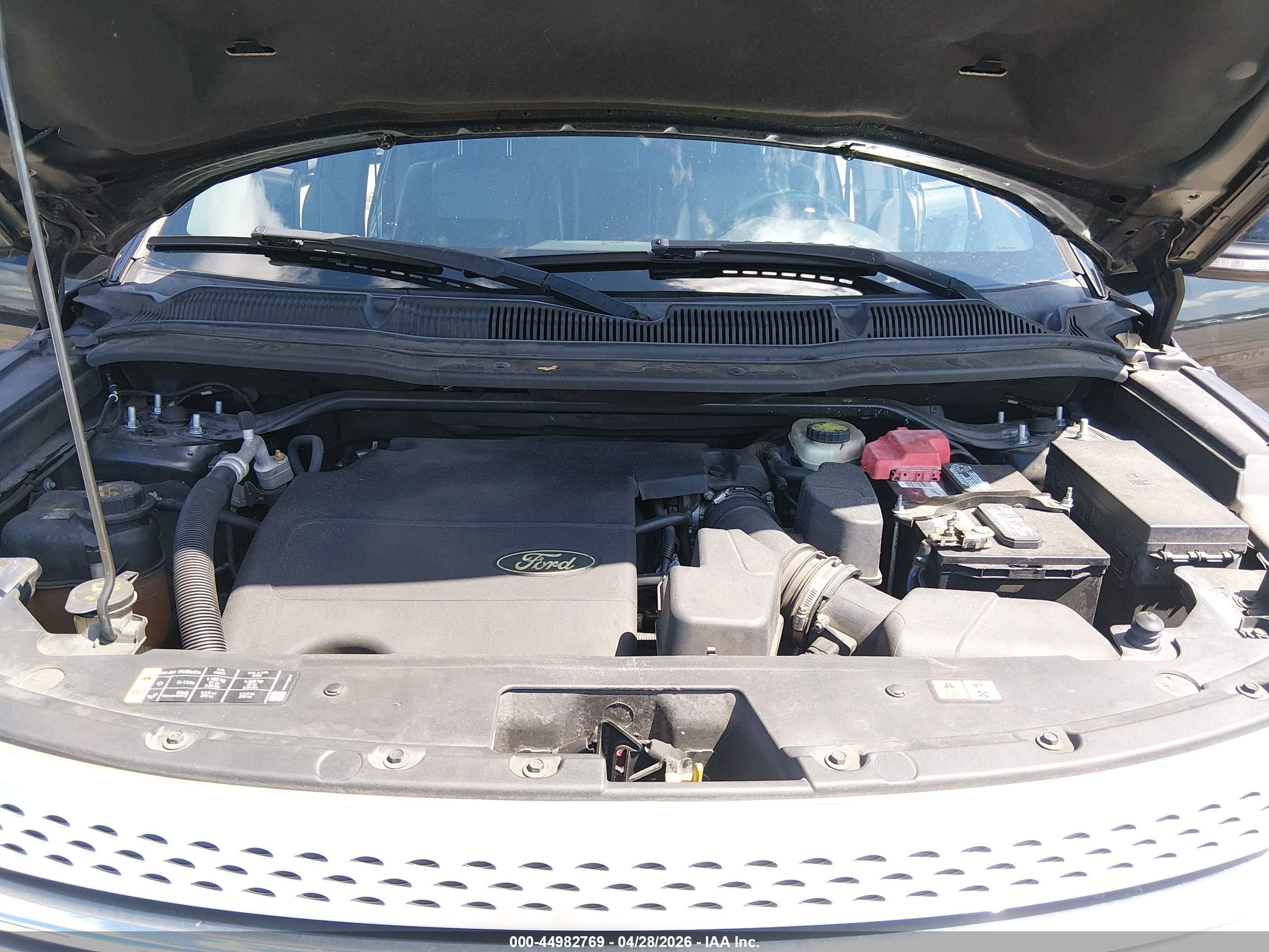 FORD EXPLORER image 10