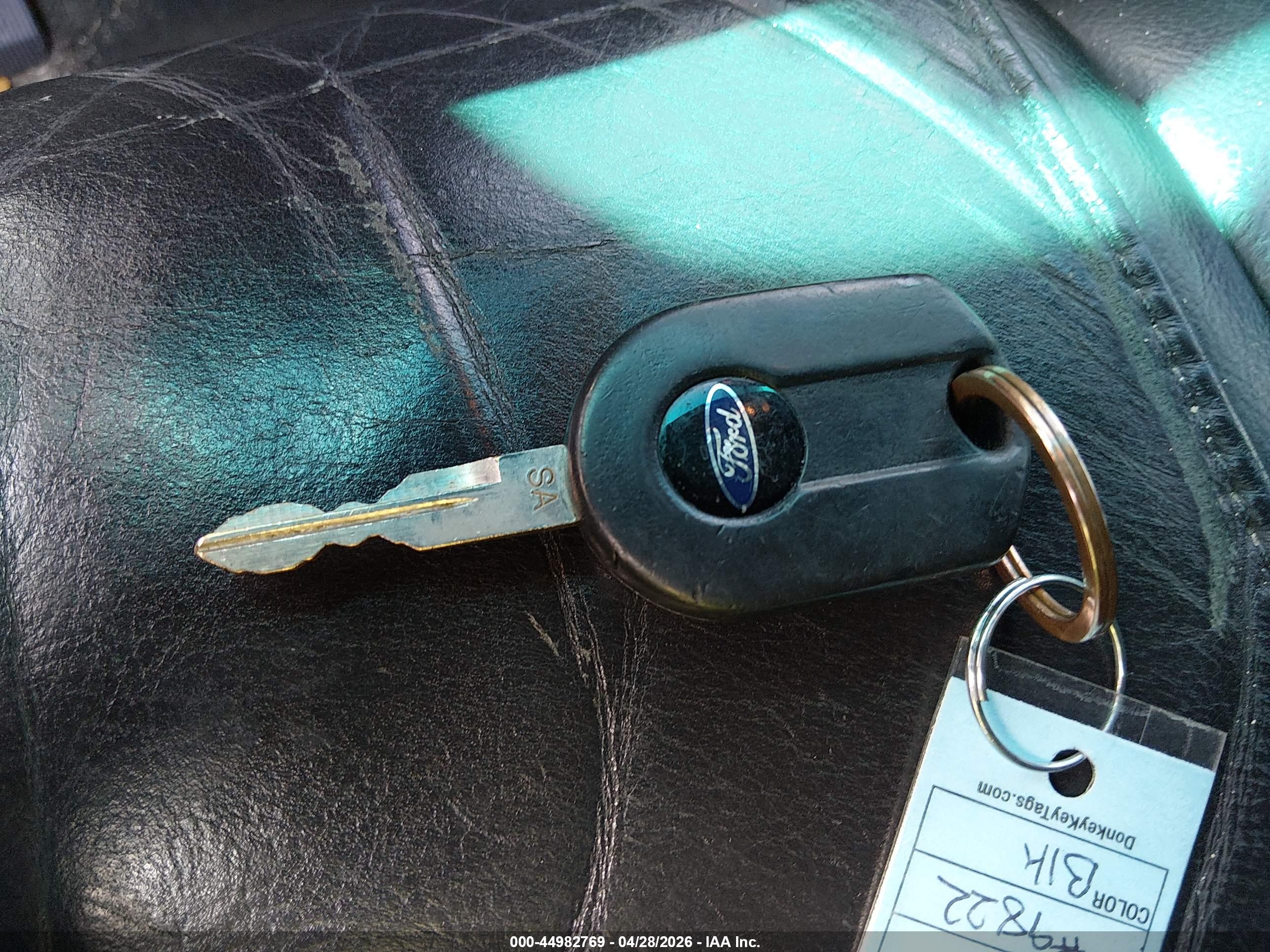 FORD EXPLORER image 11