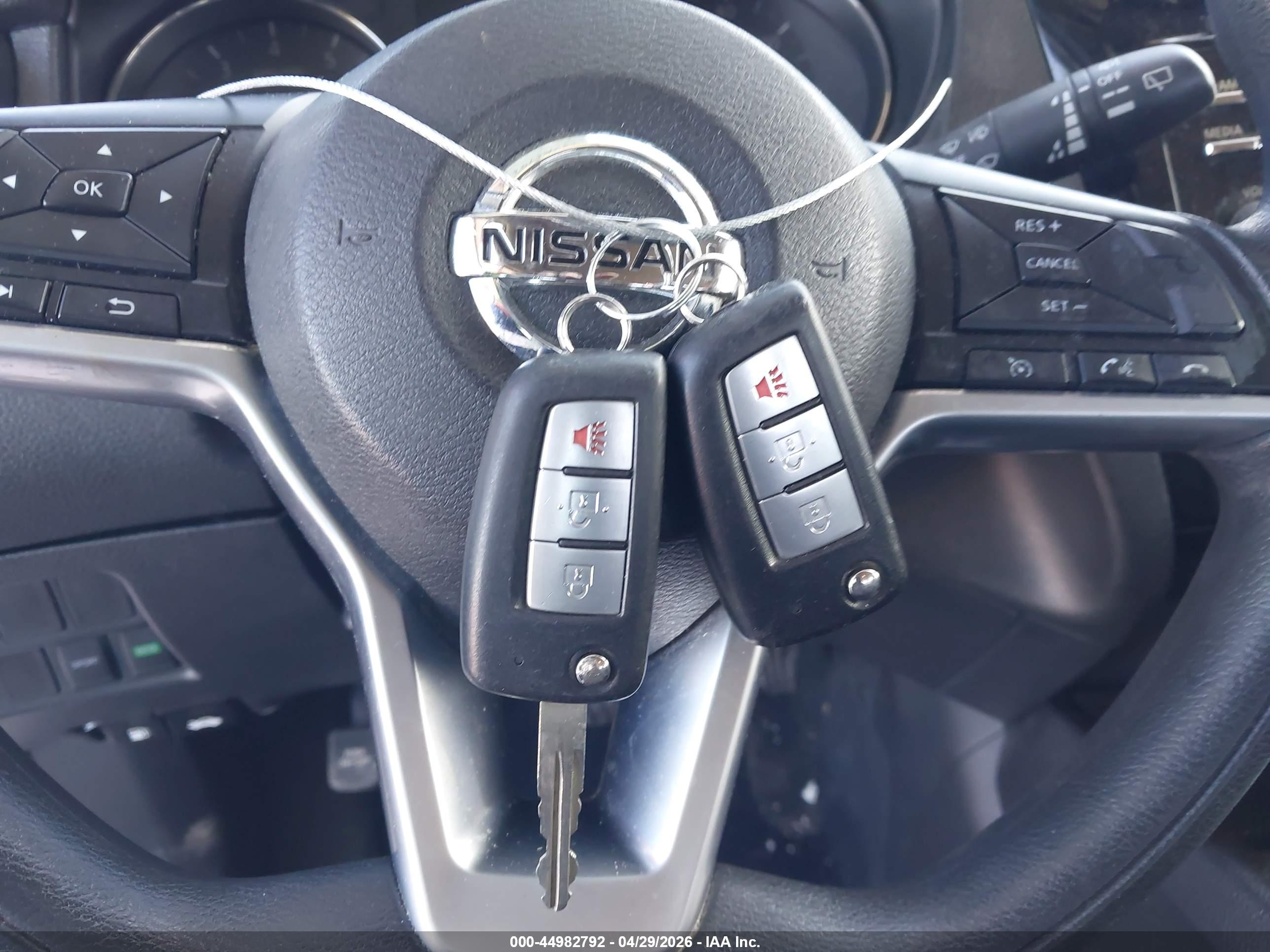 NISSAN ROGUE image 11