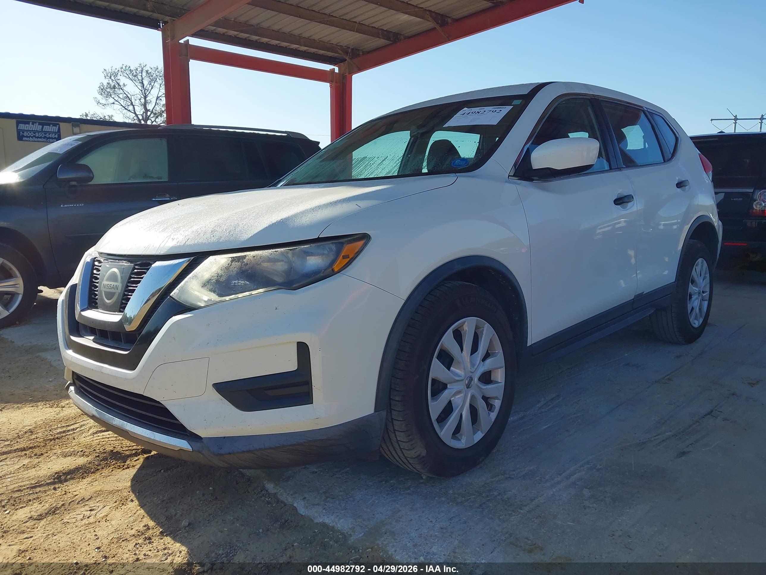 NISSAN ROGUE image 2