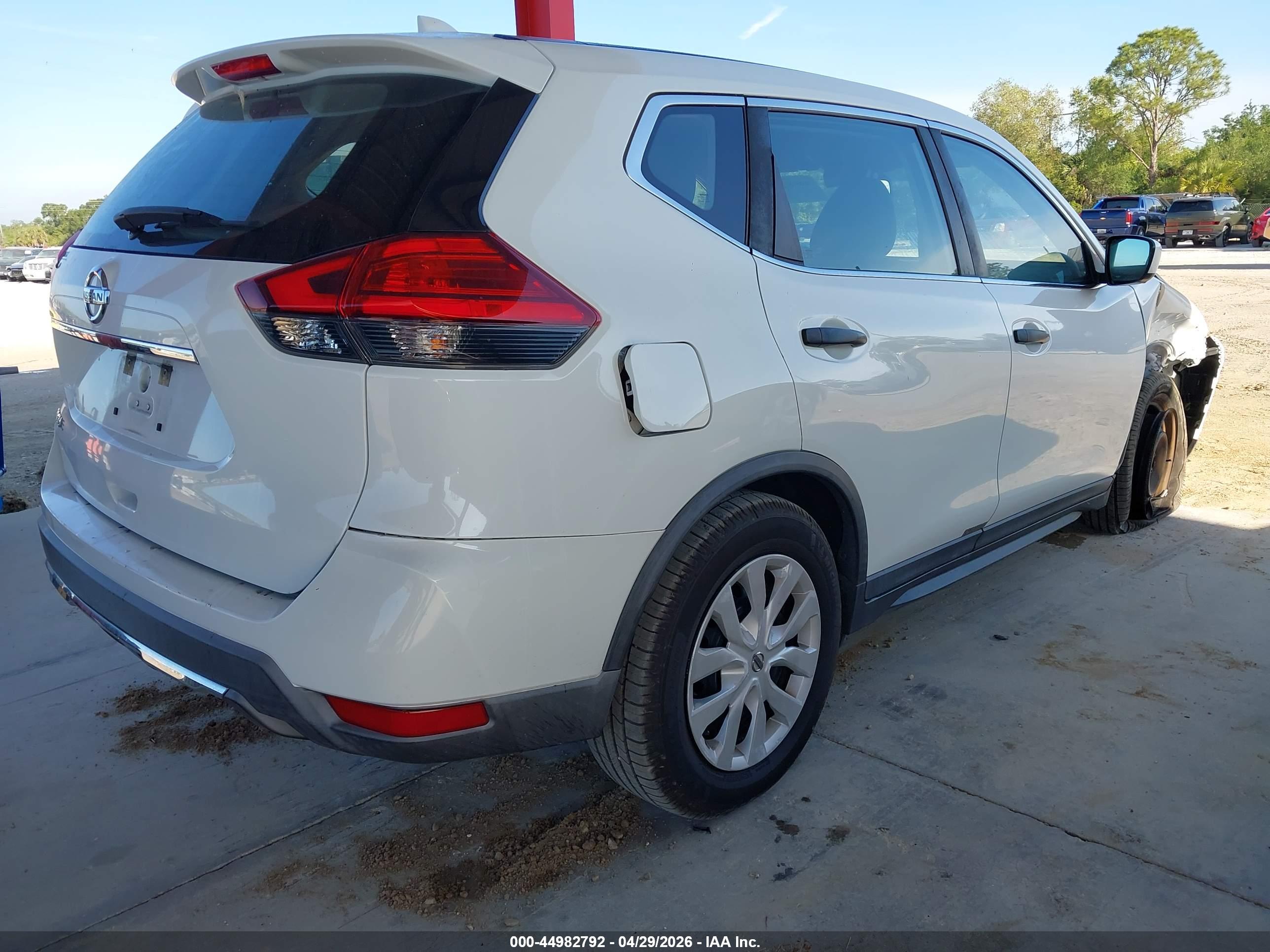 NISSAN ROGUE image 4