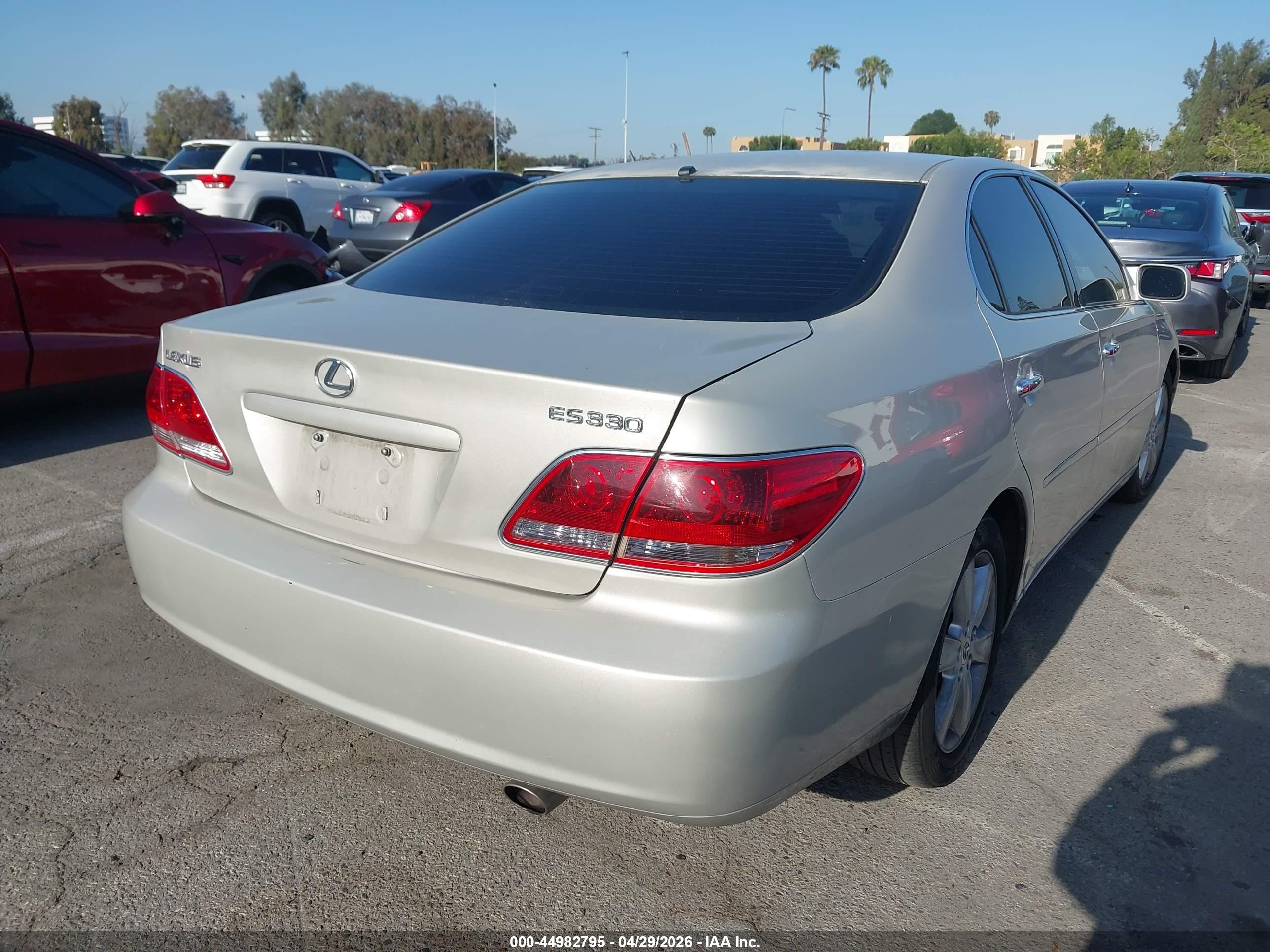 LEXUS ES image 4