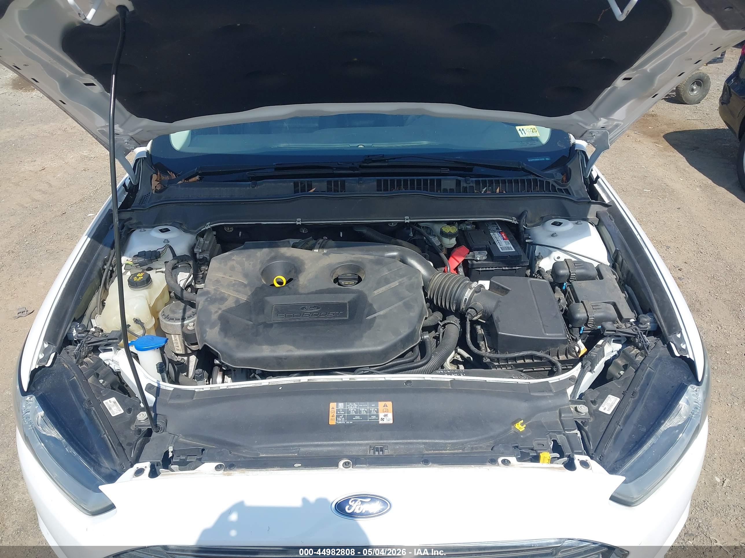 FORD FUSION image 10