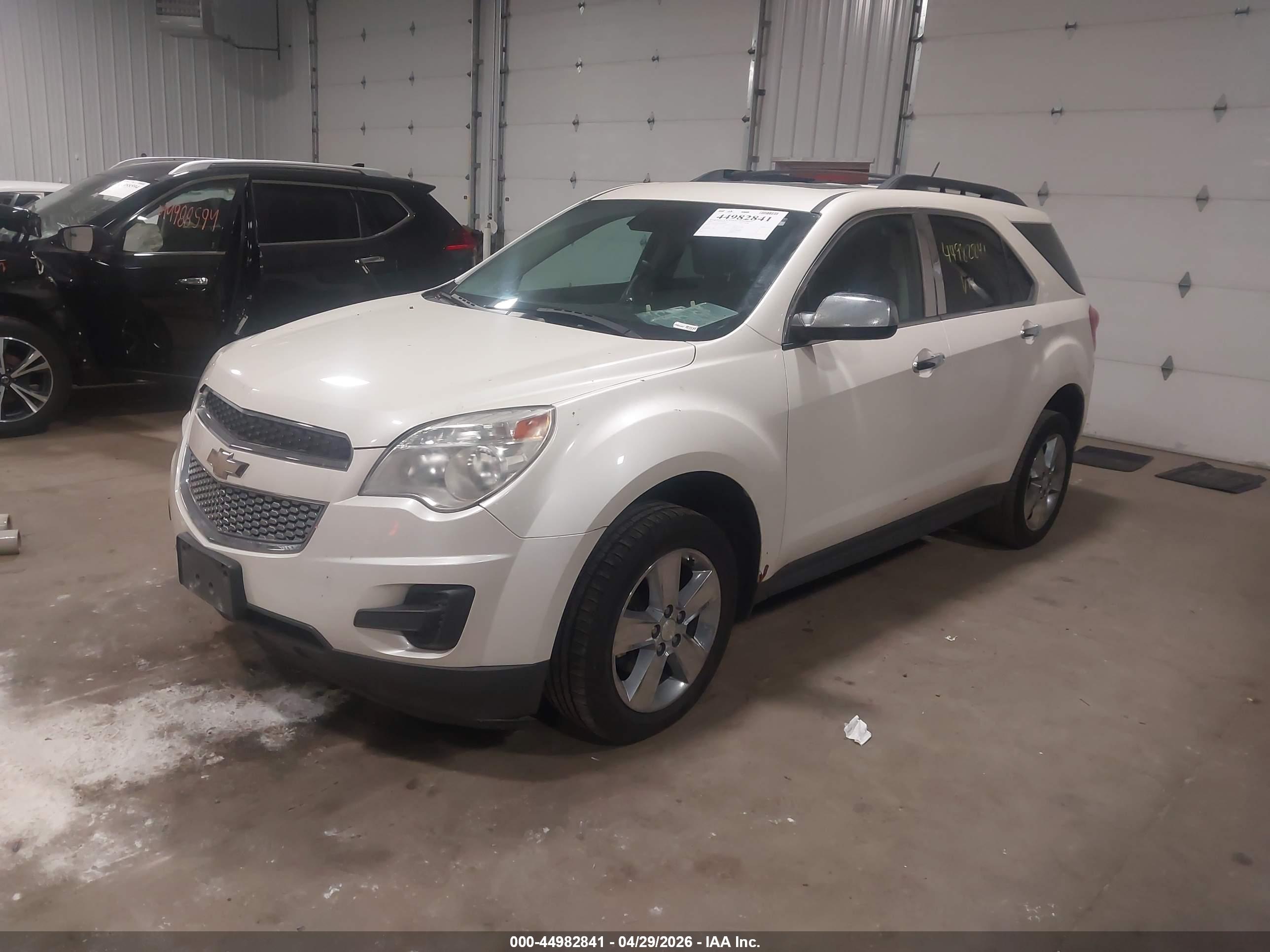 CHEVROLET EQUINOX image 2