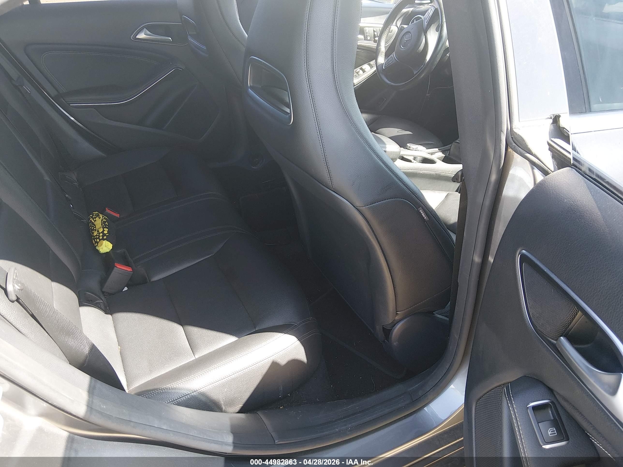 MERCEDES-BENZ CLA image 8