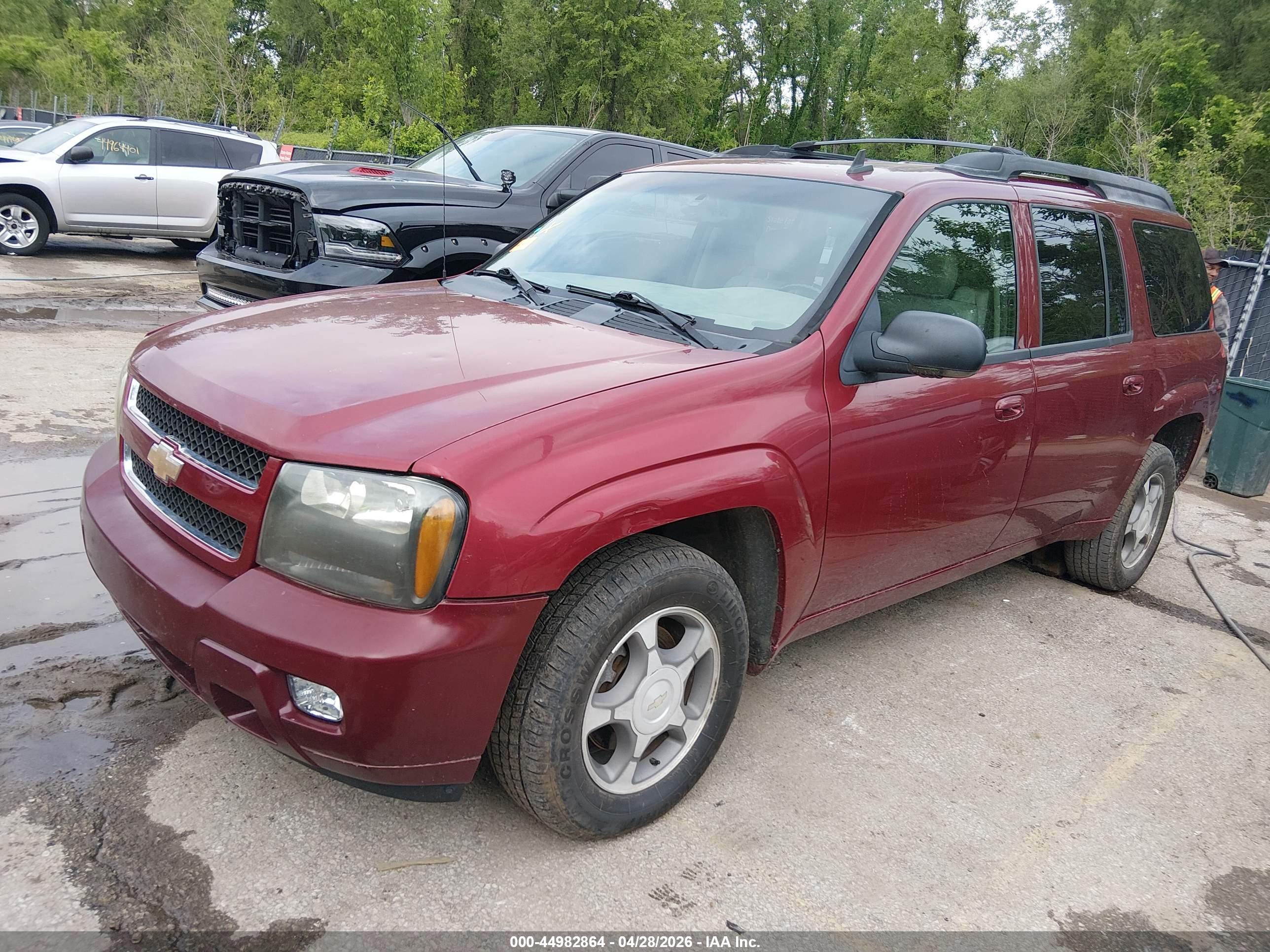 CHEVROLET TRAILBLAZER image 2