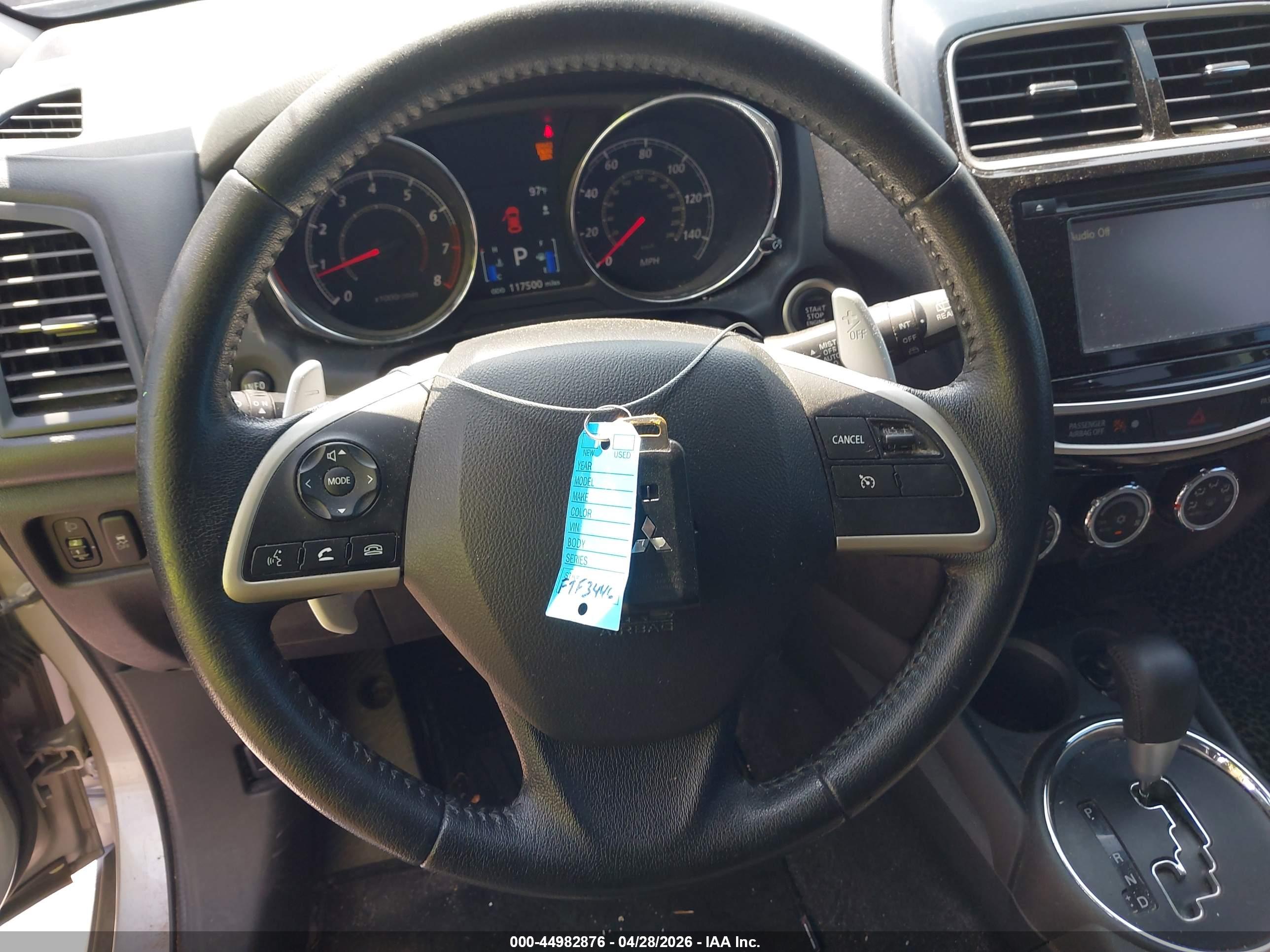 MITSUBISHI OUTLANDER image 11