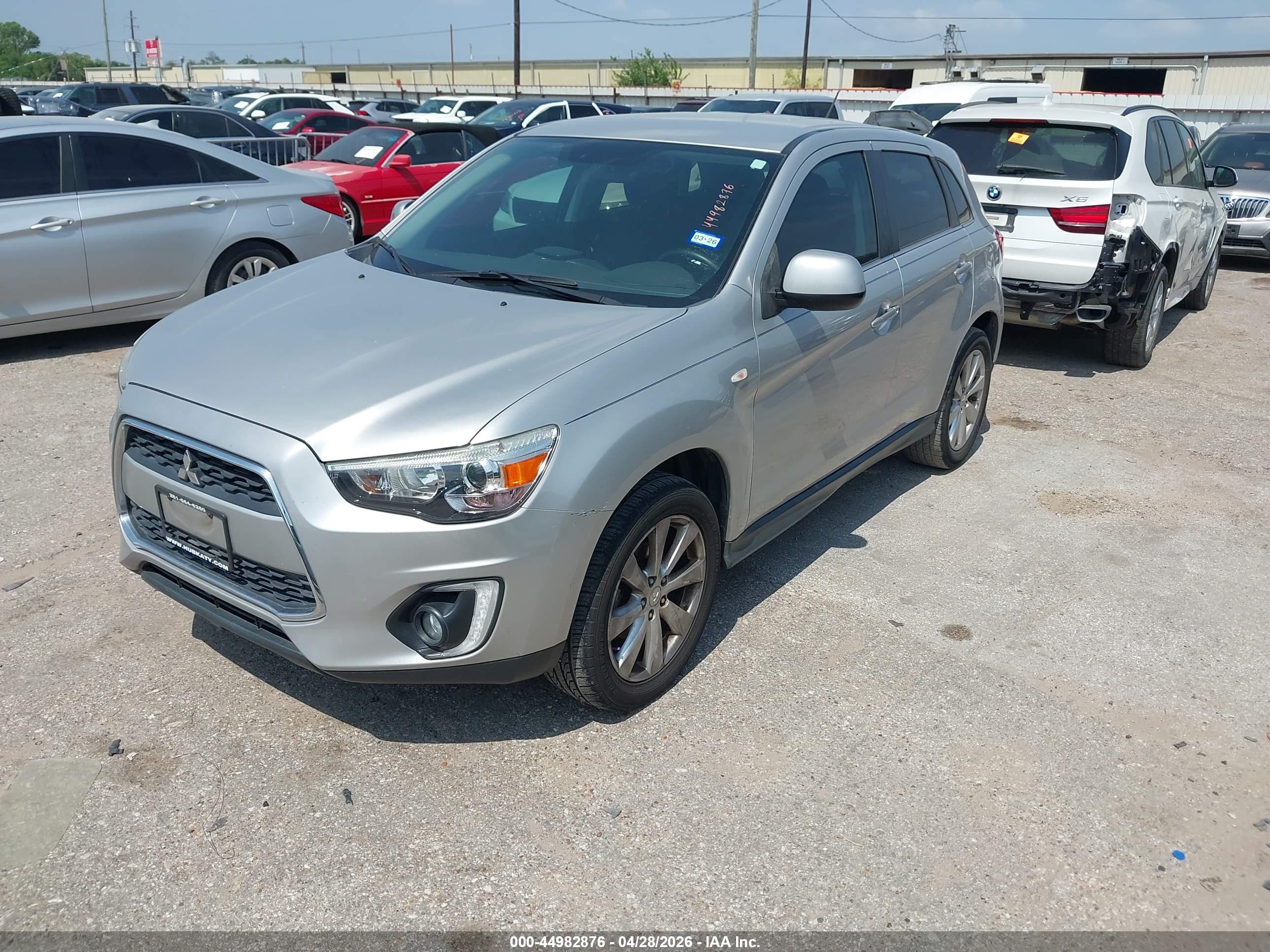 MITSUBISHI OUTLANDER image 2