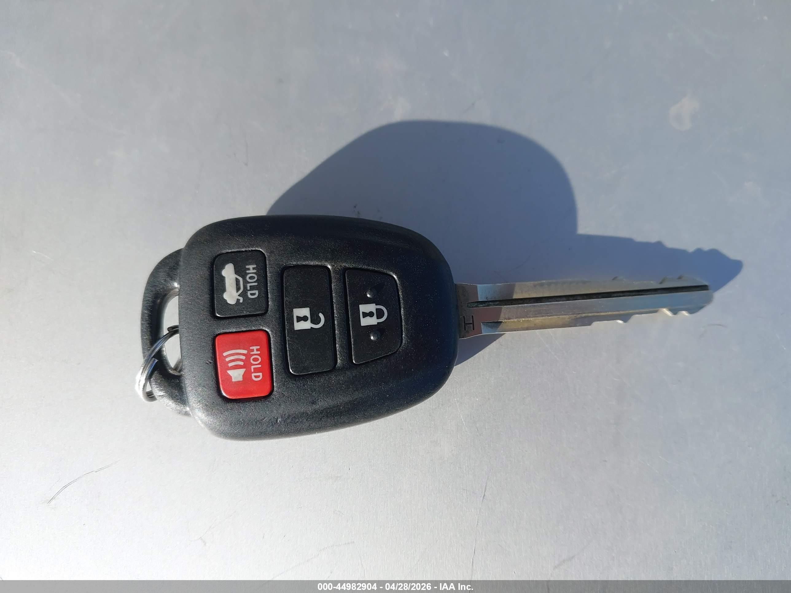 TOYOTA COROLLA image 11
