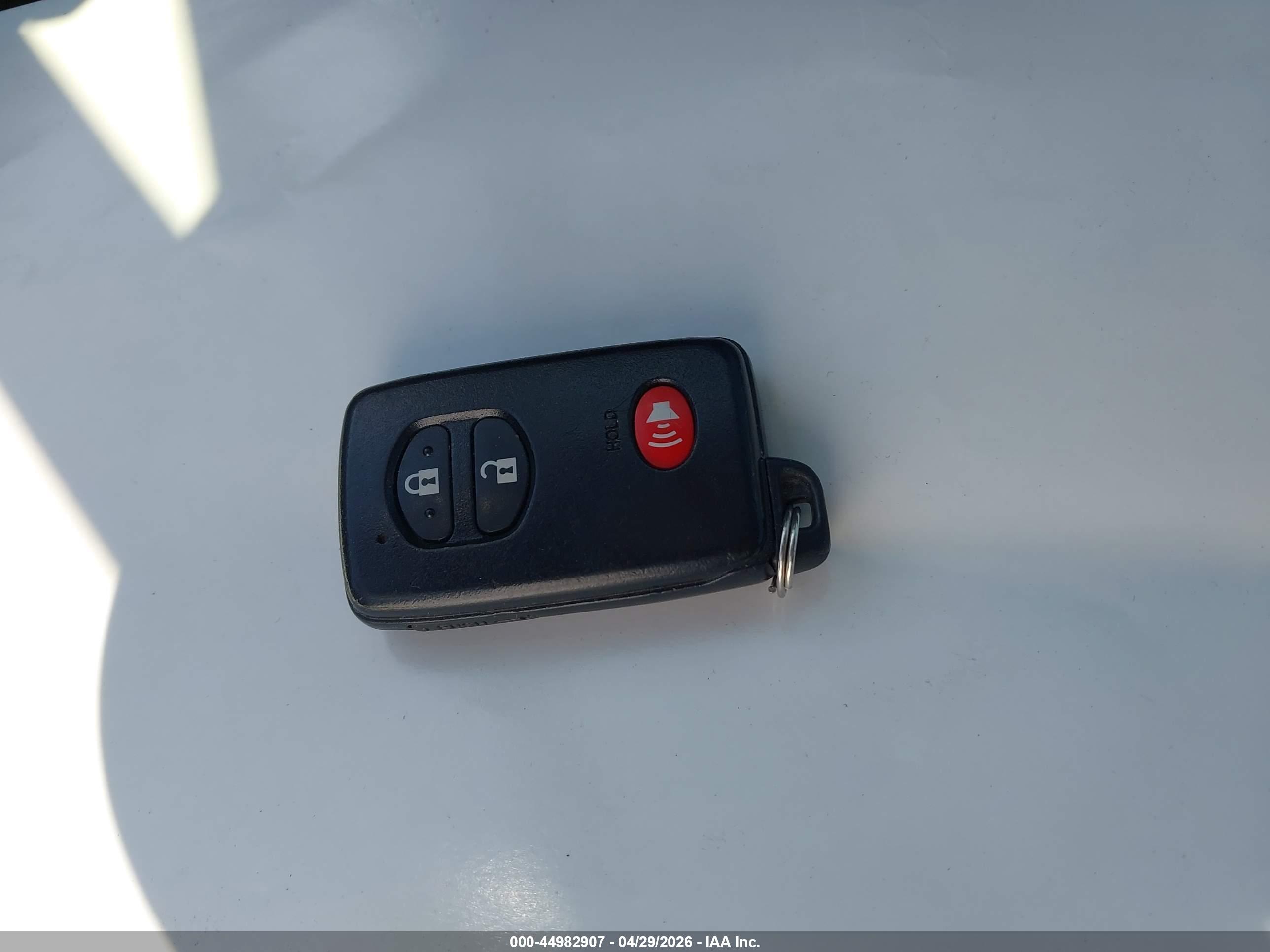 TOYOTA PRIUS image 11