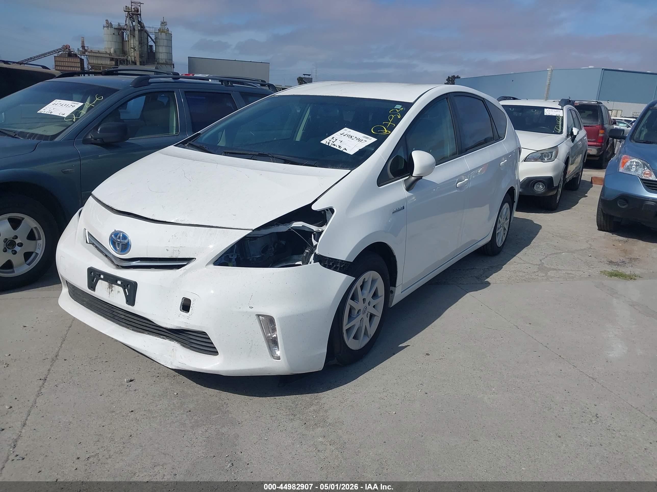 TOYOTA PRIUS image 2