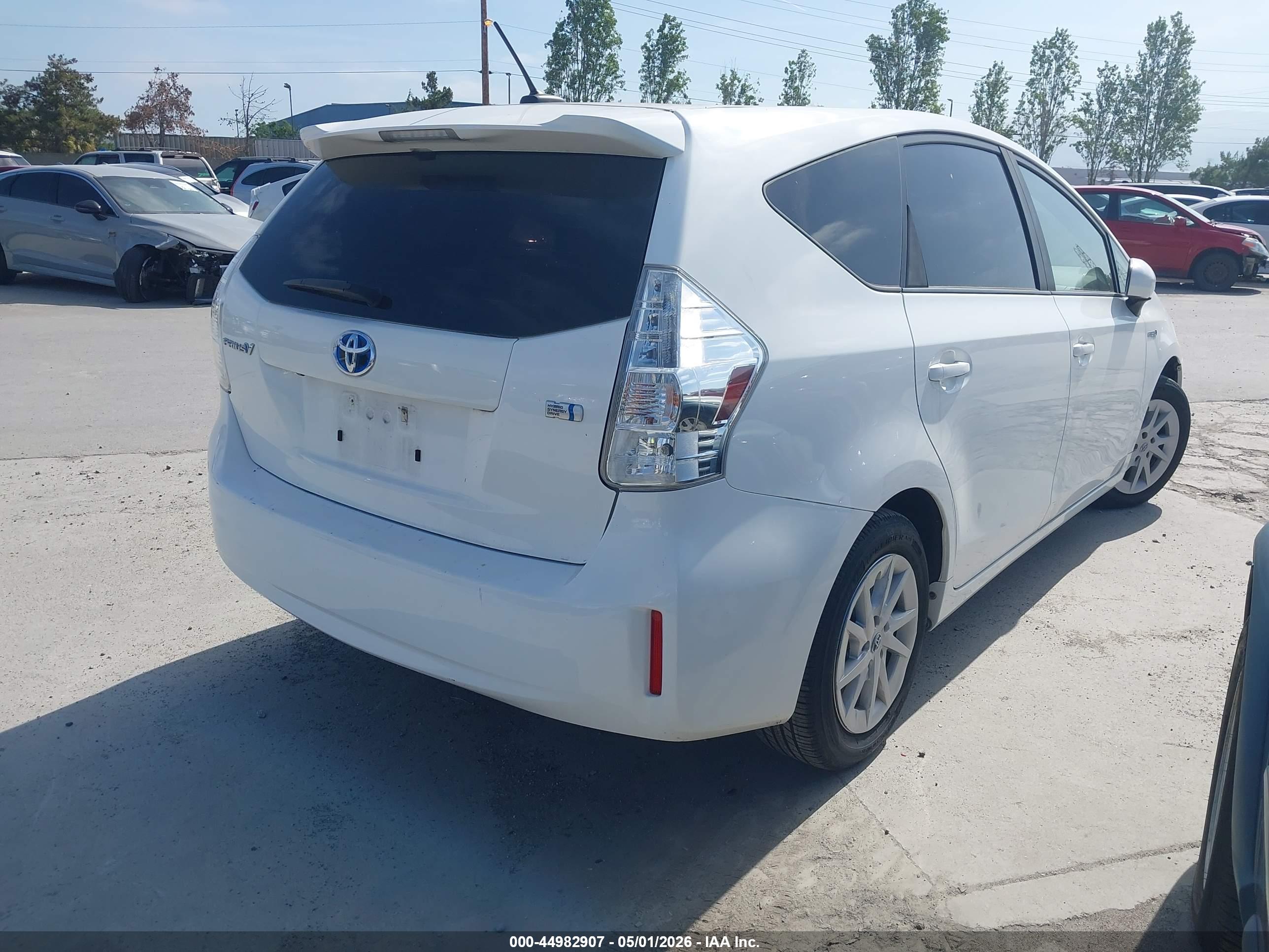 TOYOTA PRIUS image 4