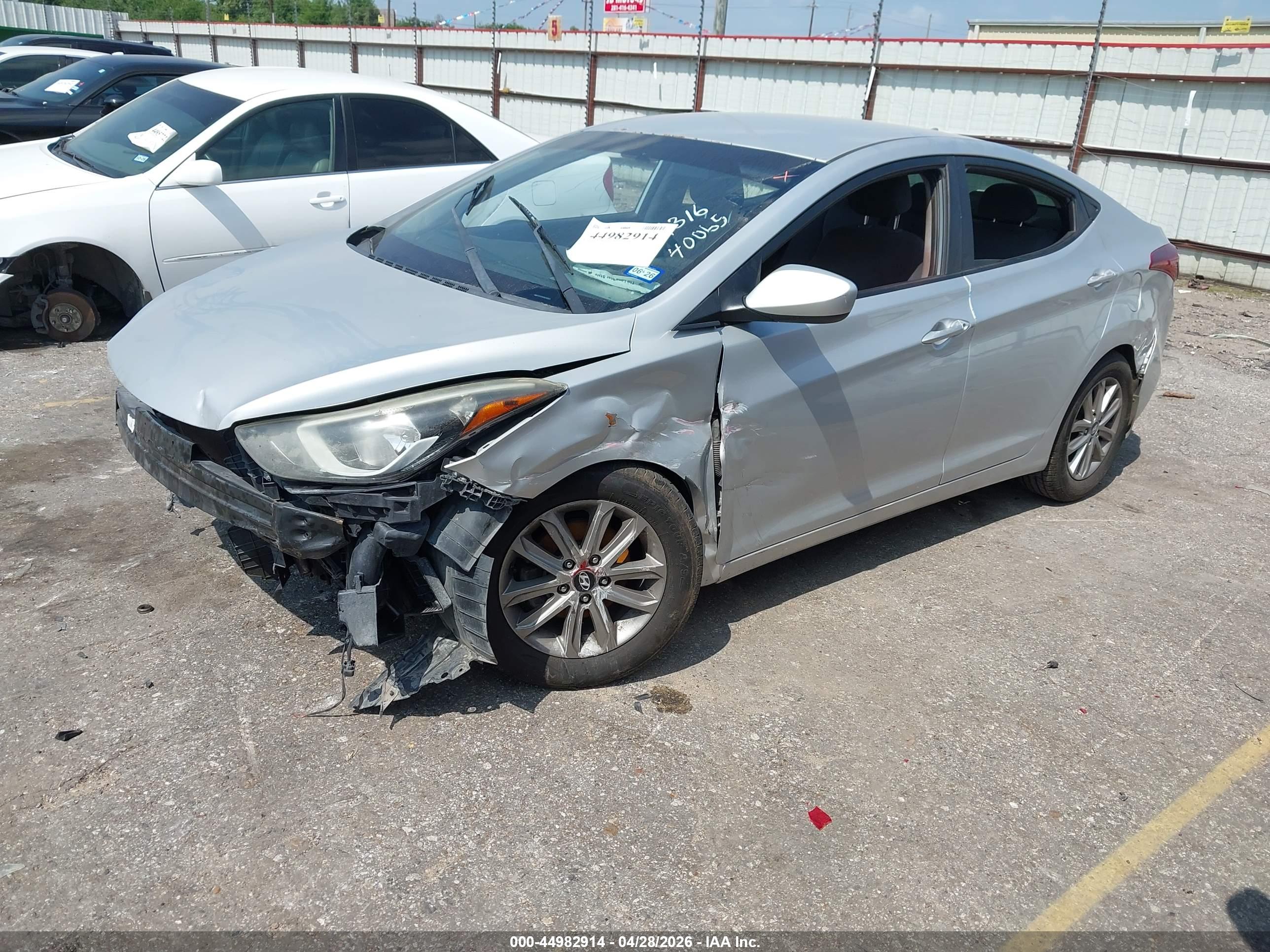 HYUNDAI ELANTRA image 2