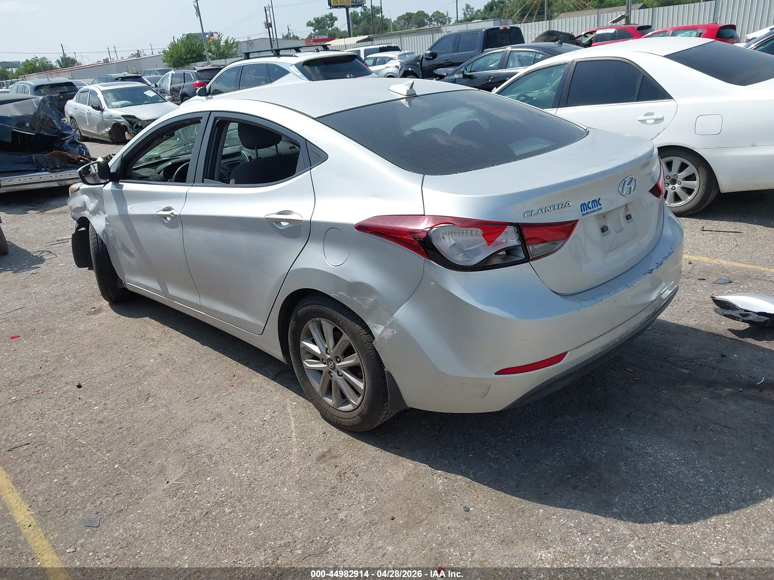 HYUNDAI ELANTRA image 3