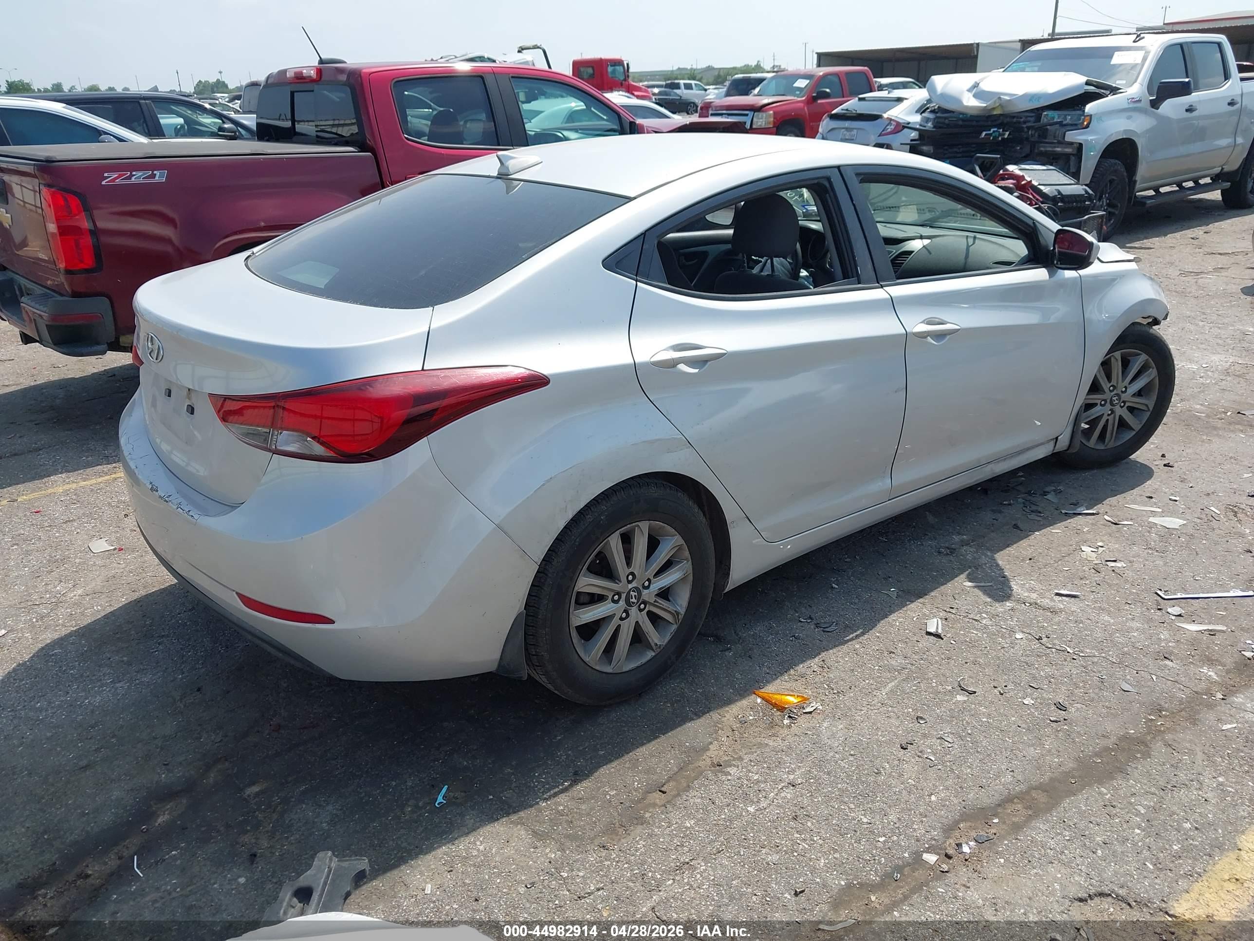 HYUNDAI ELANTRA image 4