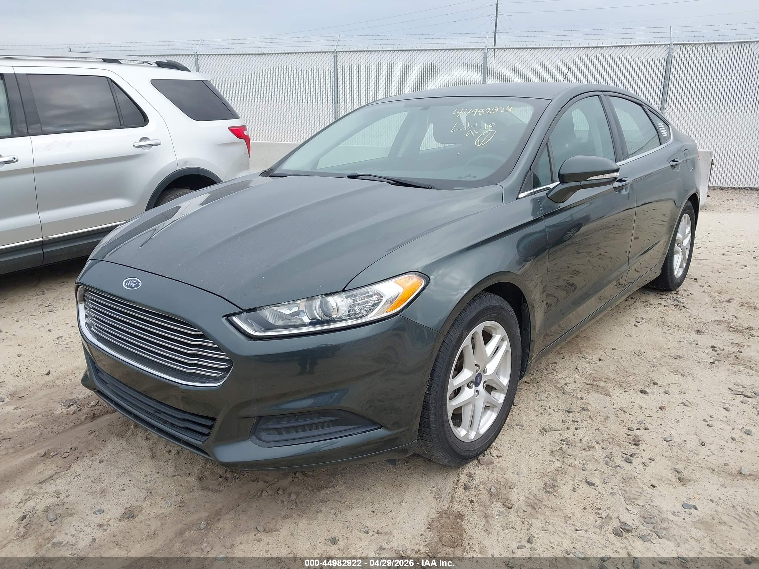 FORD FUSION image 2