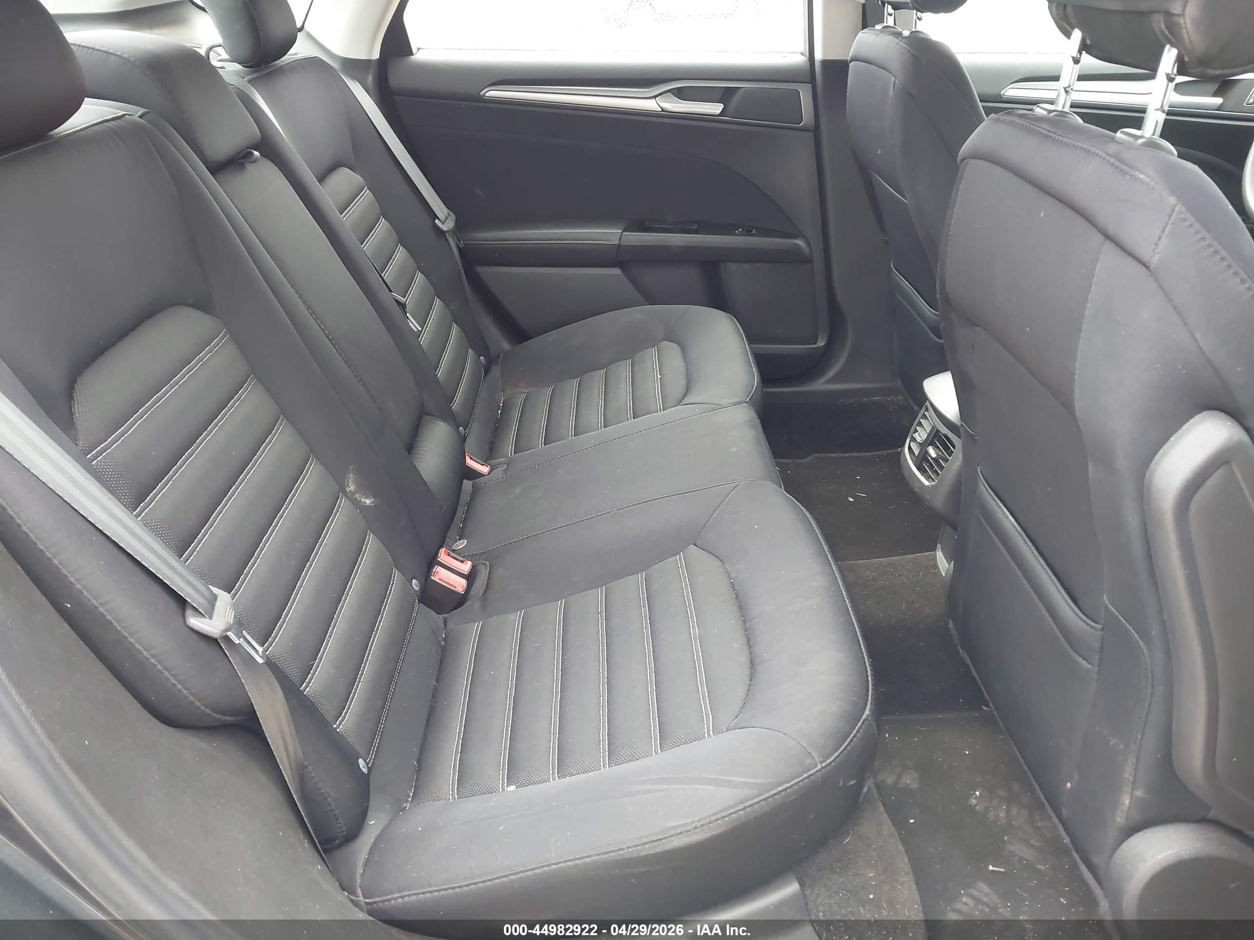 FORD FUSION image 8