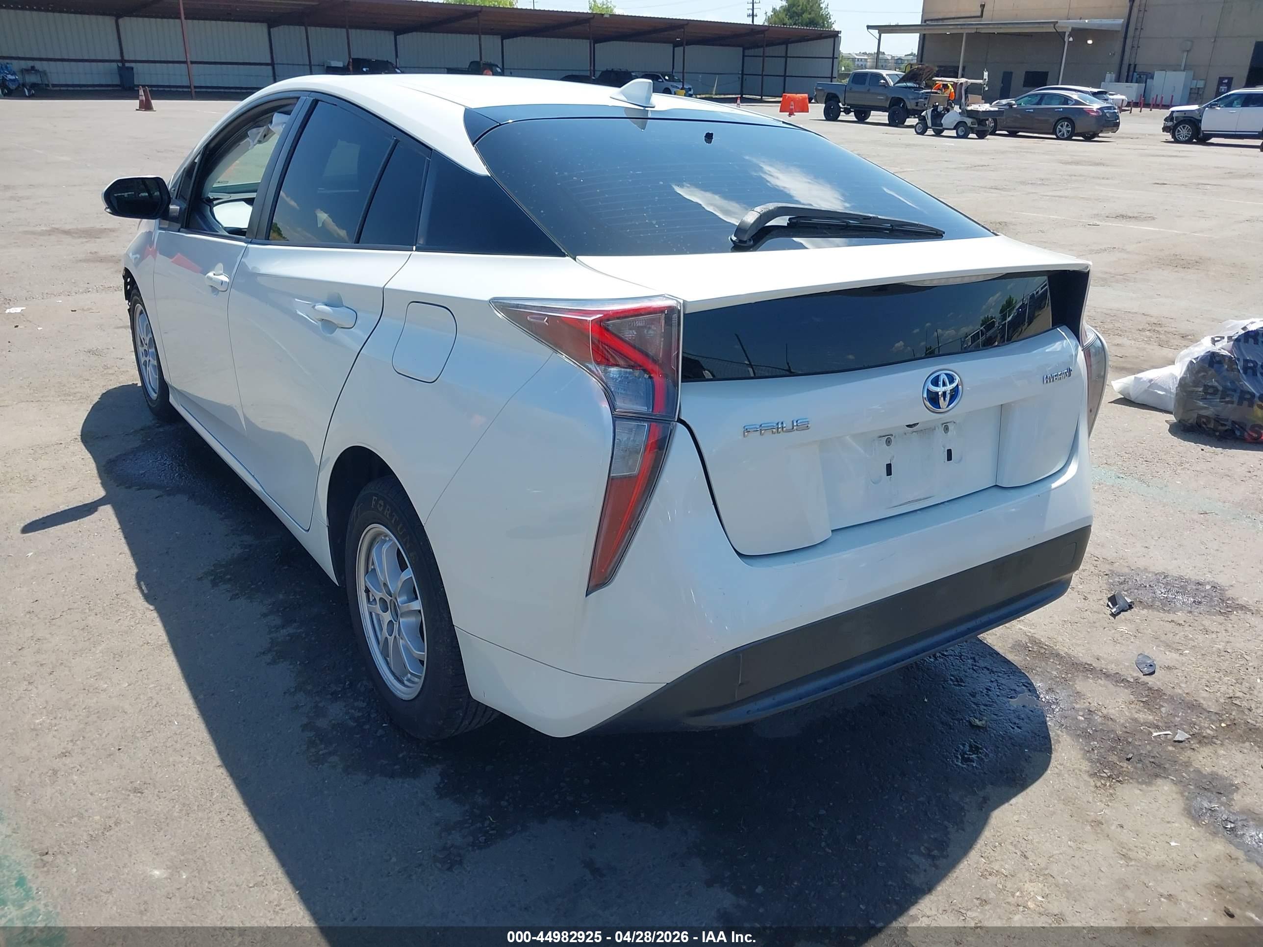 TOYOTA PRIUS image 3