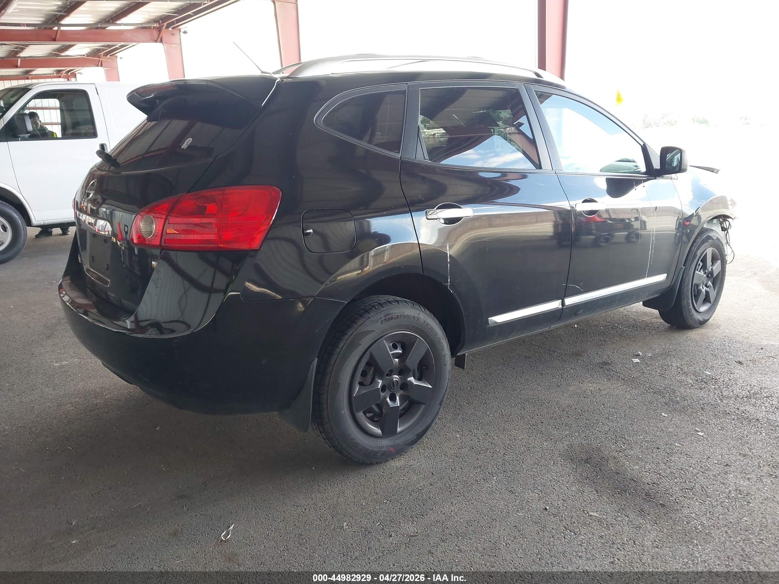 NISSAN ROGUE image 4