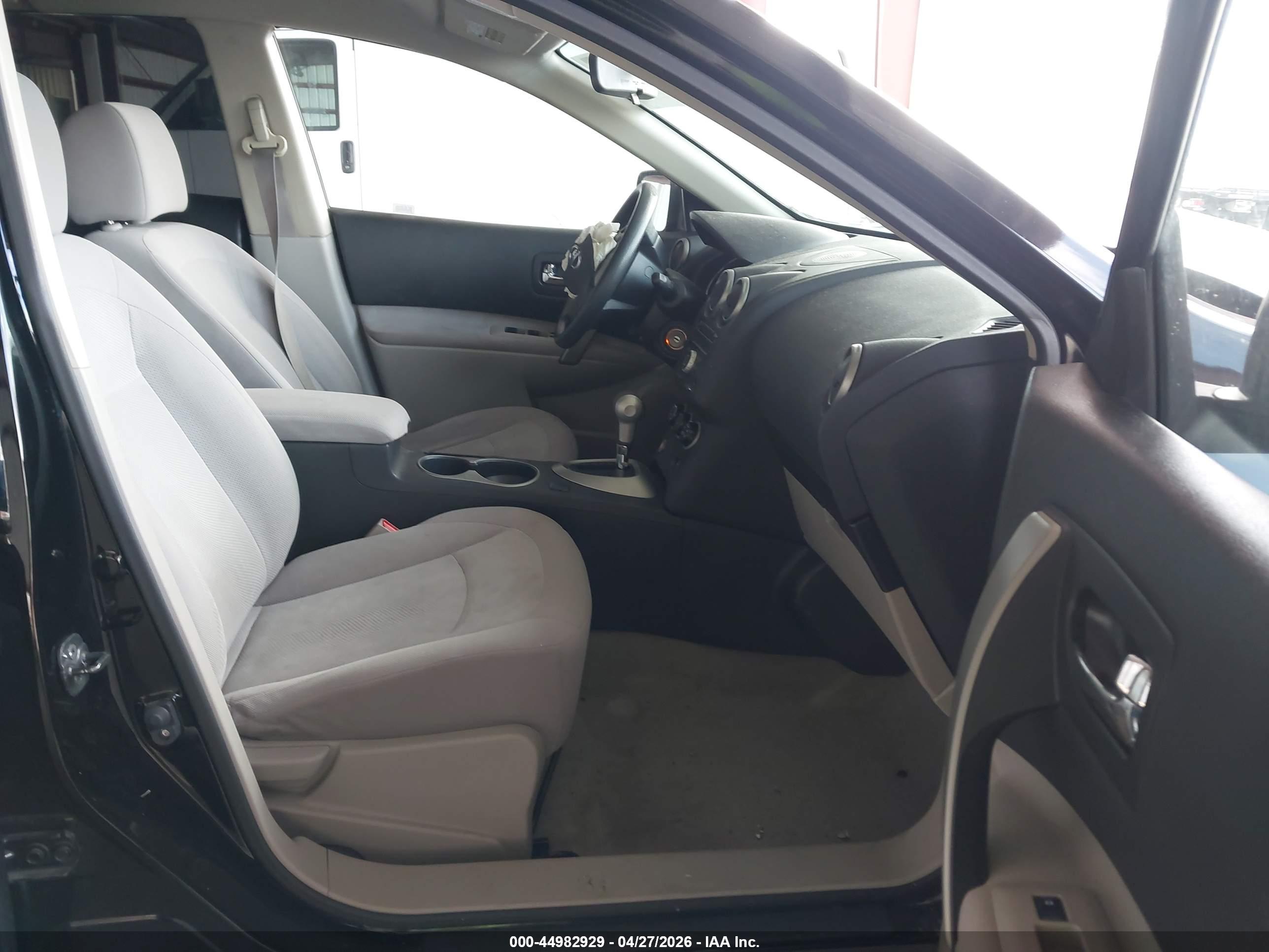 NISSAN ROGUE image 5