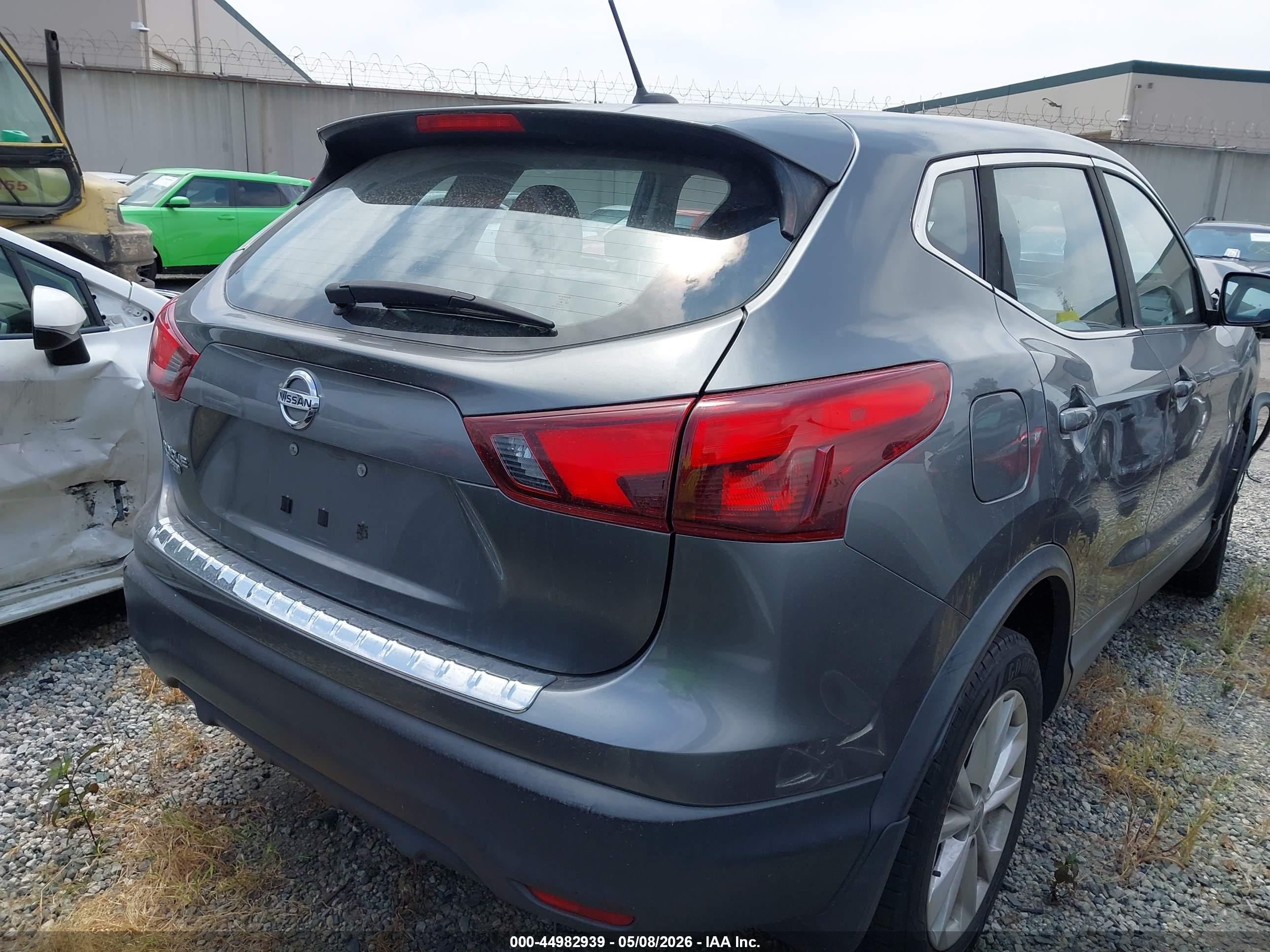 NISSAN ROGUE image 4