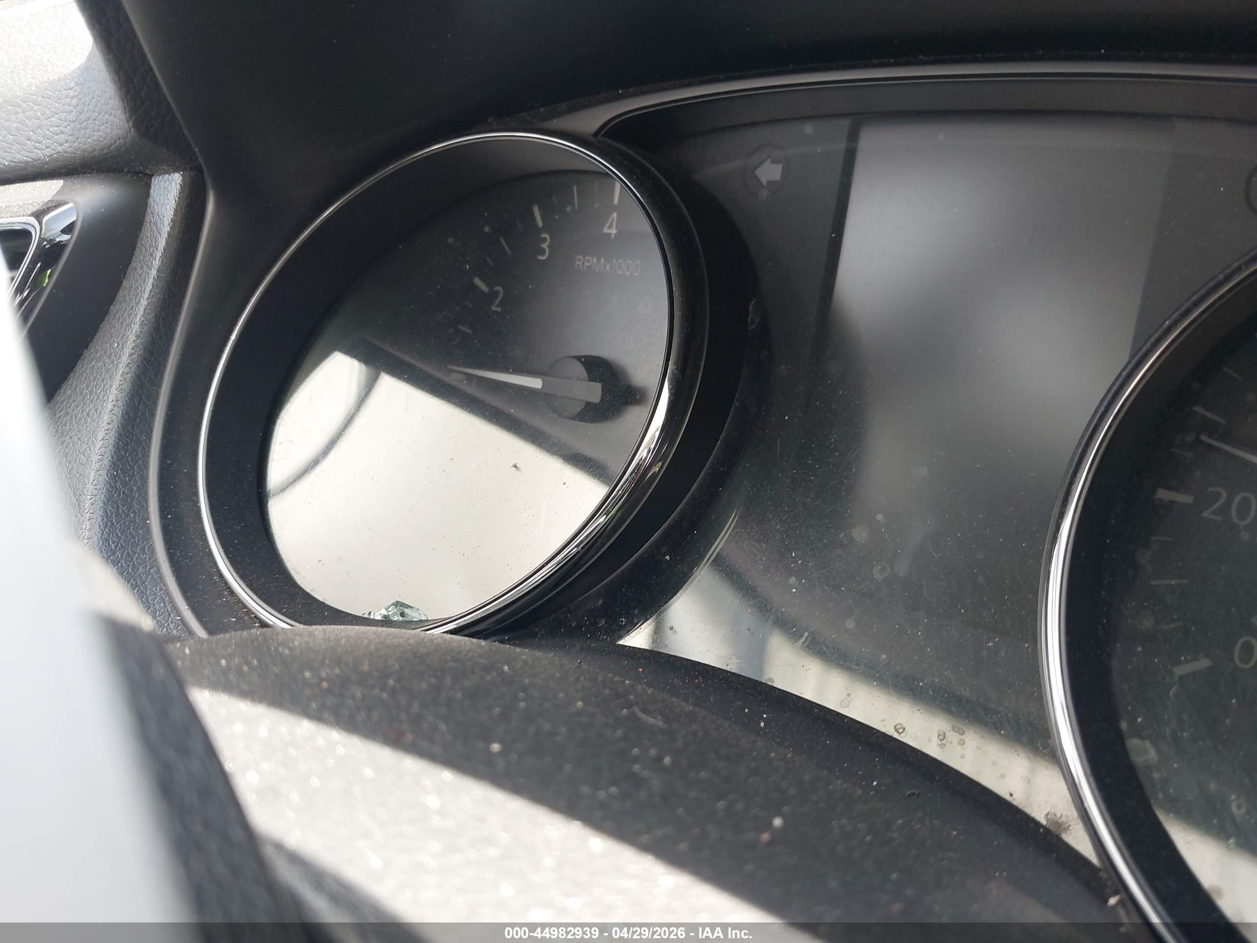 NISSAN ROGUE image 7